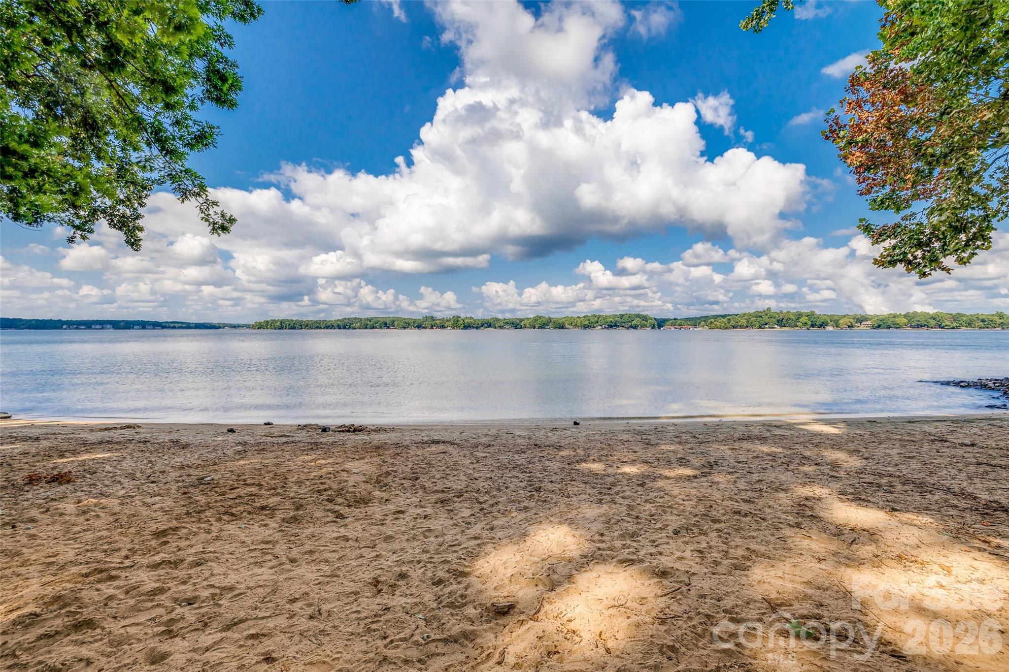 1039 Hunters Run Dr, Tega Cay, SC 29708