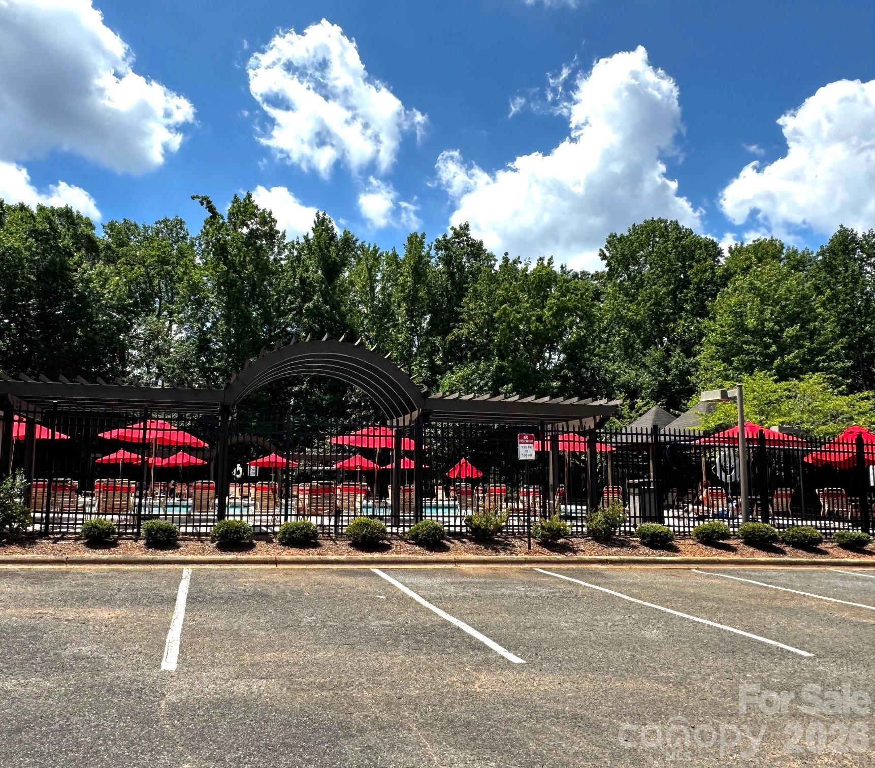 13933 Pinyon Pine Ln, Charlotte, NC 28215