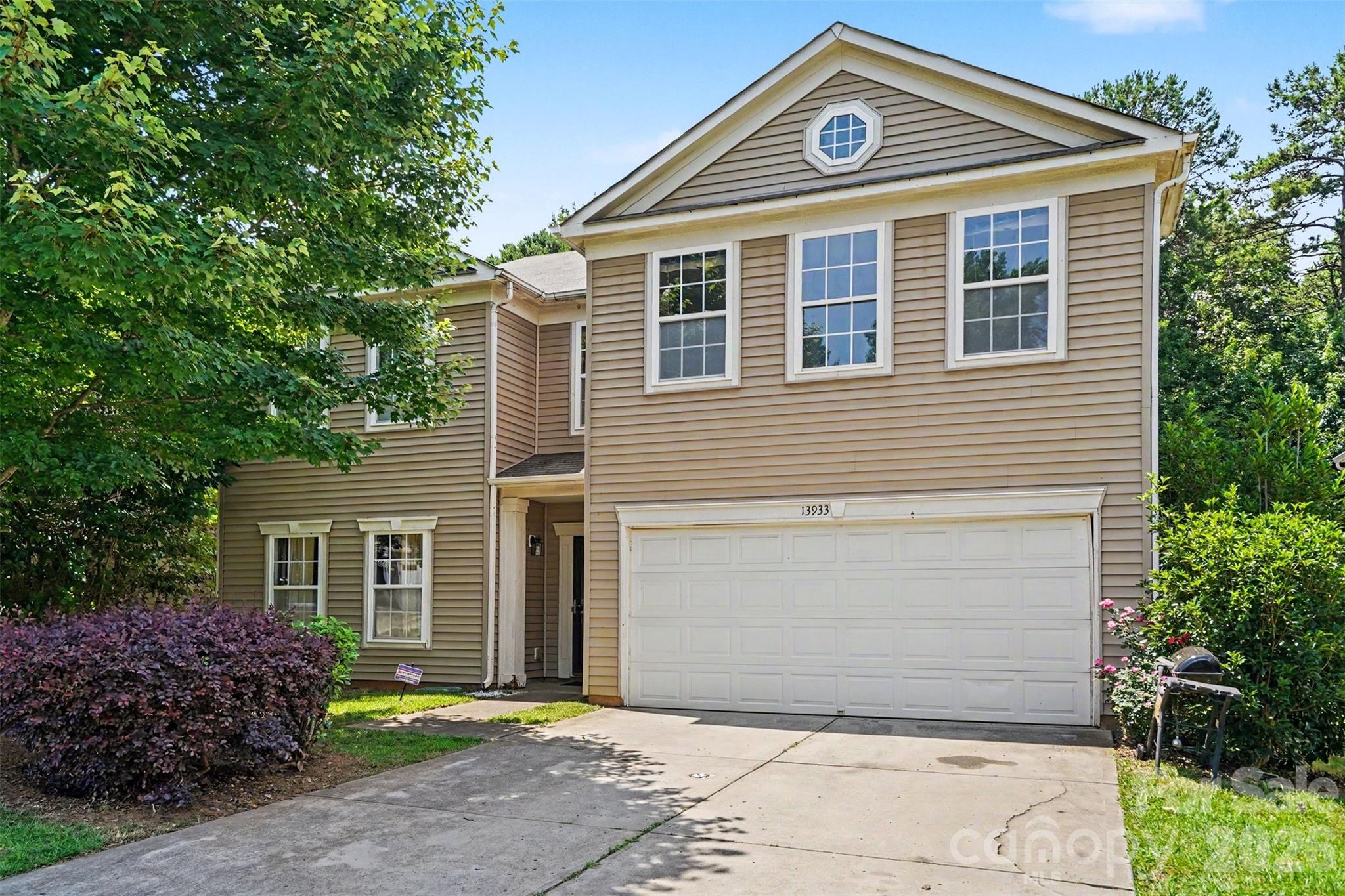 13933 Pinyon Pine Ln, Charlotte, NC 28215