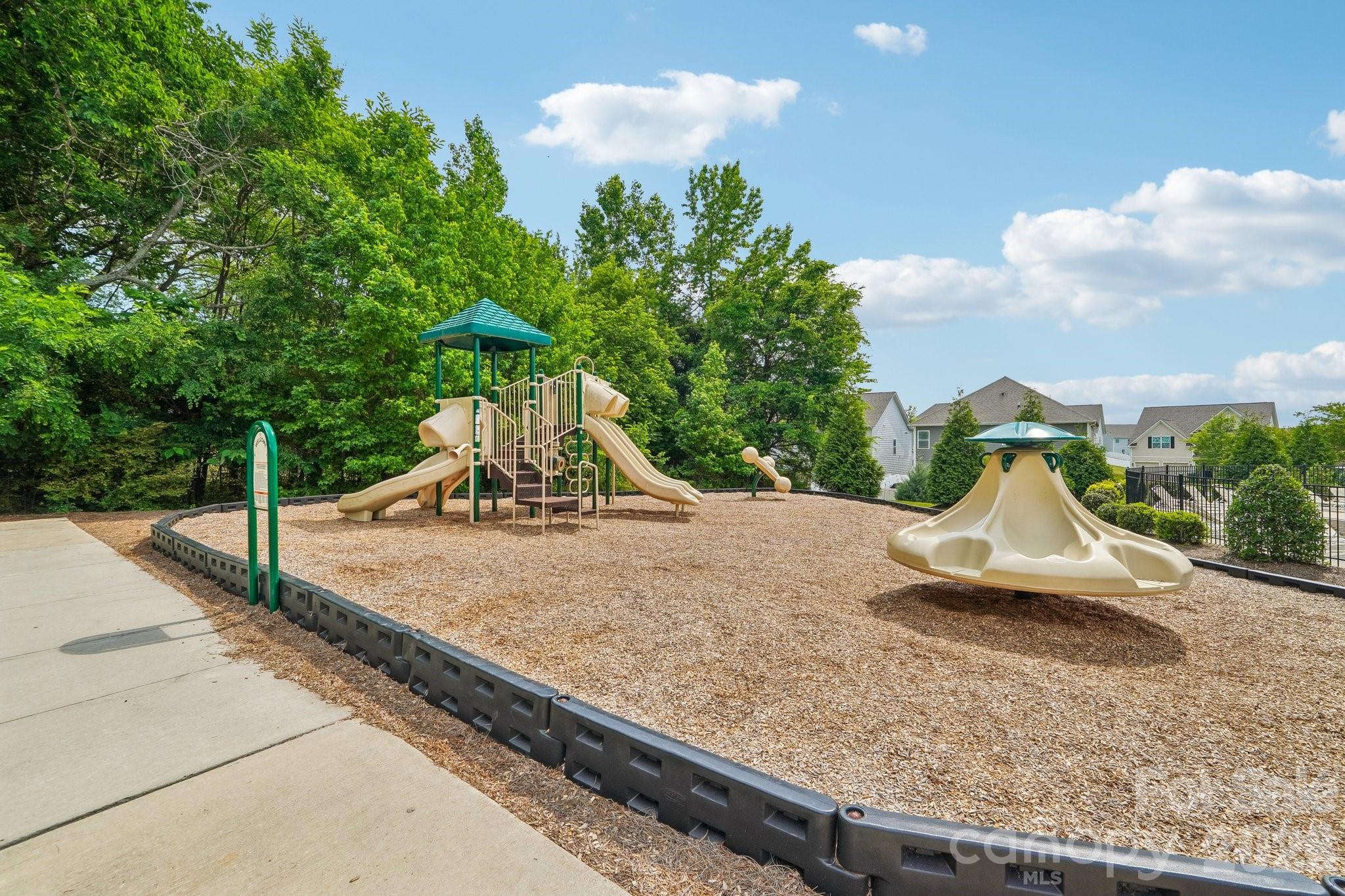 103 Cup Chase Dr, Mooresville, NC 28115