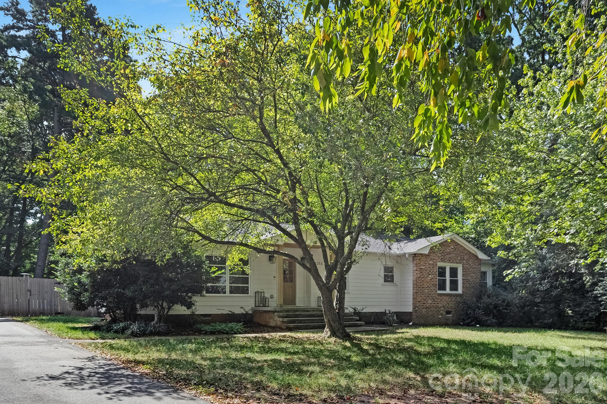 6213 Sharon Rd, Charlotte, NC 28210