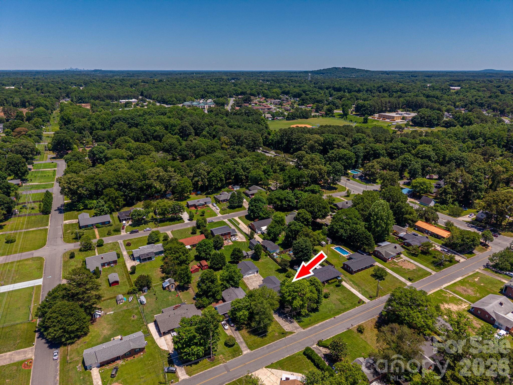 1920 Echo Ln, Gastonia, NC 28052