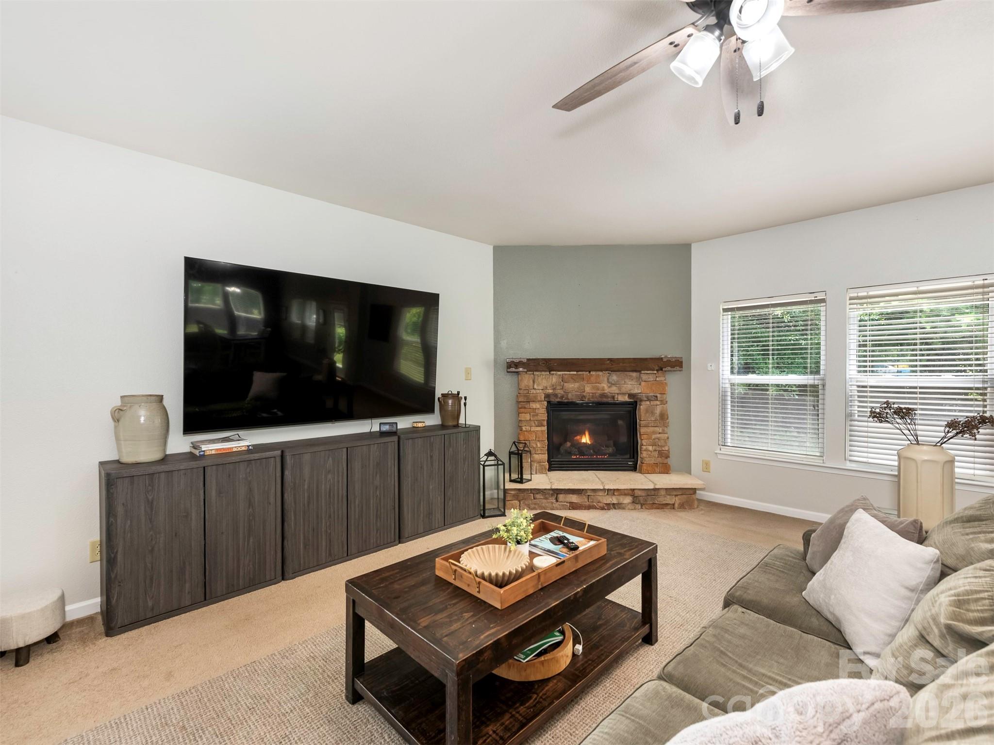 941 Capetown Ln, Clover, SC 29710
