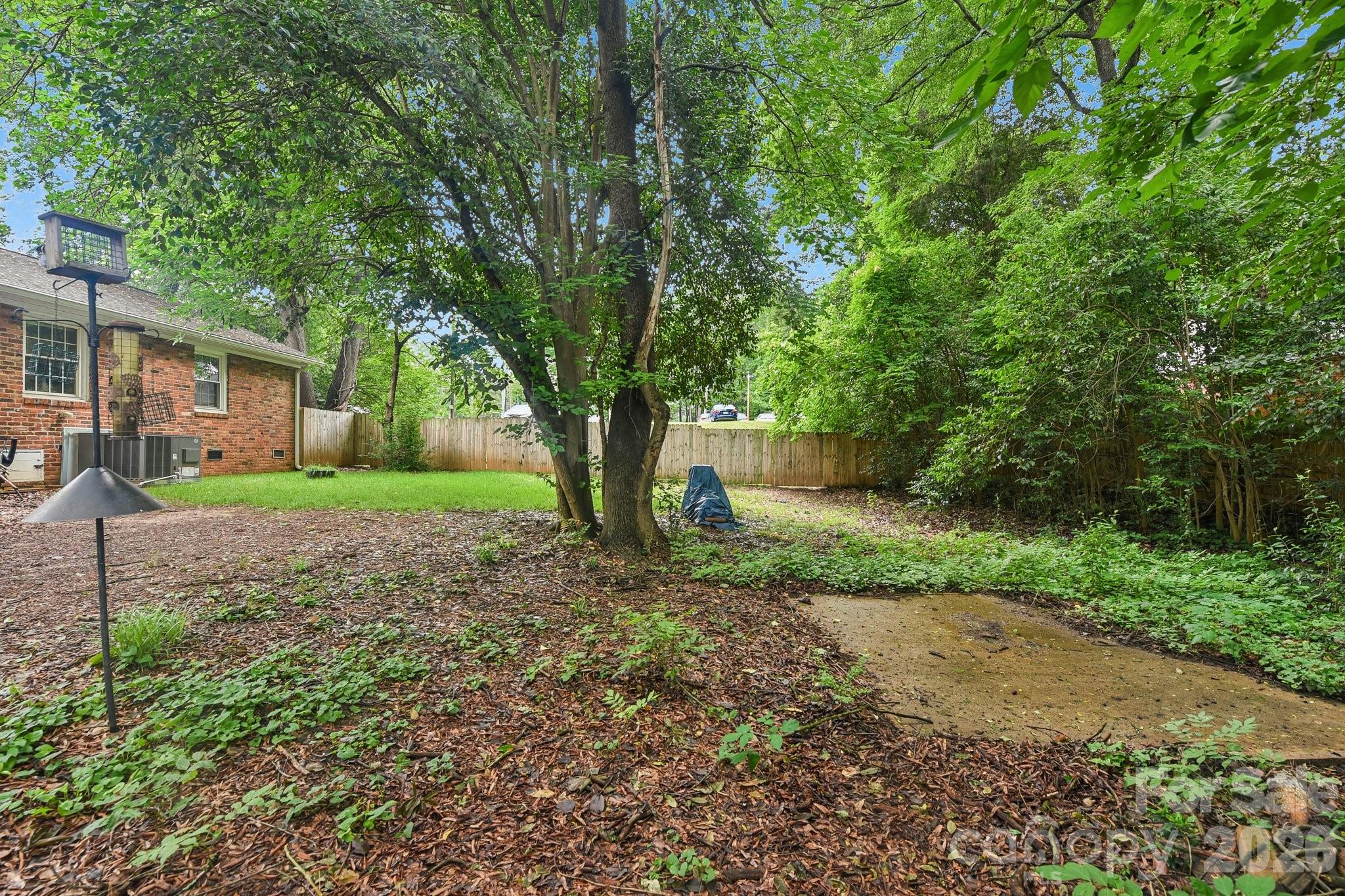 933 Clanton Rd, Charlotte, NC 28217