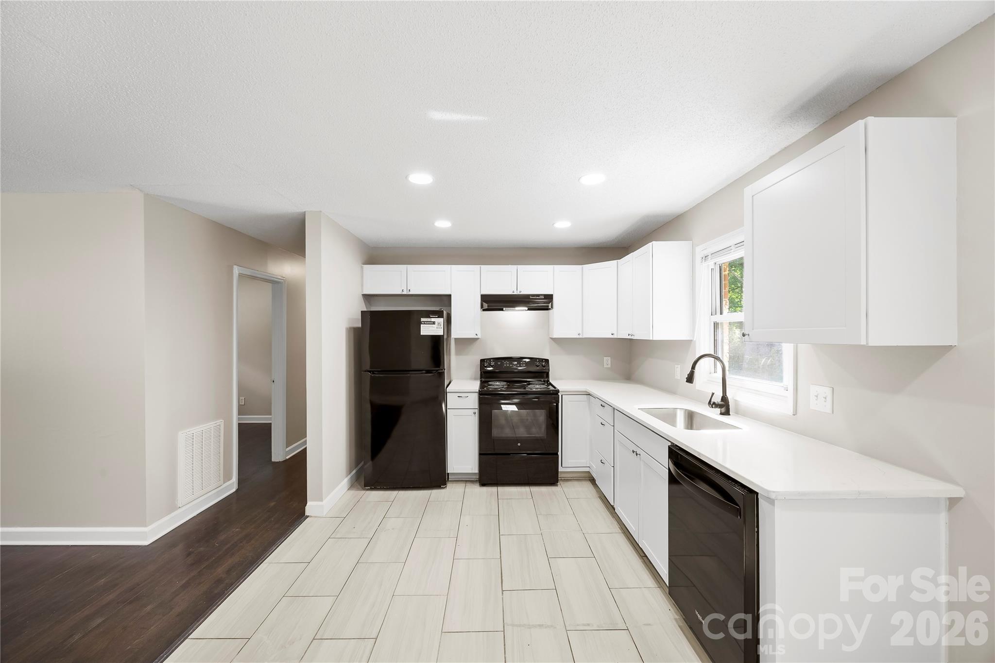 723 Vancouver Ln, Gastonia, NC 28052