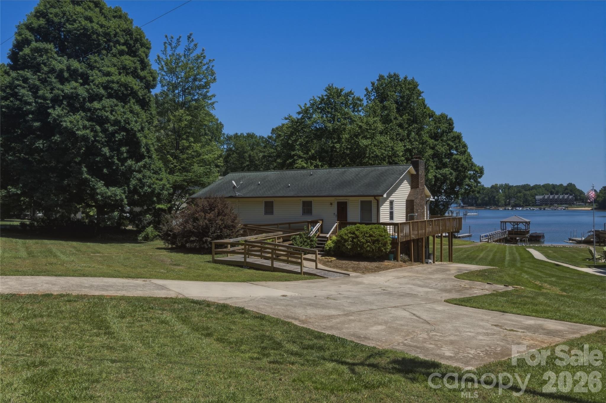8226 Normandy Rd, Denver, NC 28037