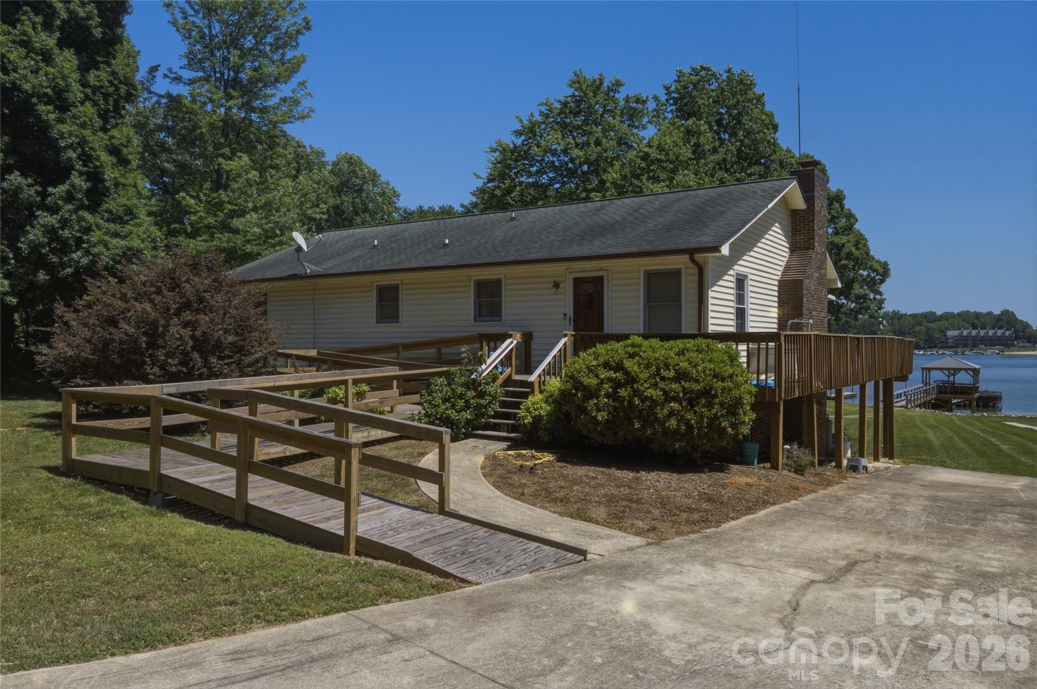 8226 Normandy Rd, Denver, NC 28037