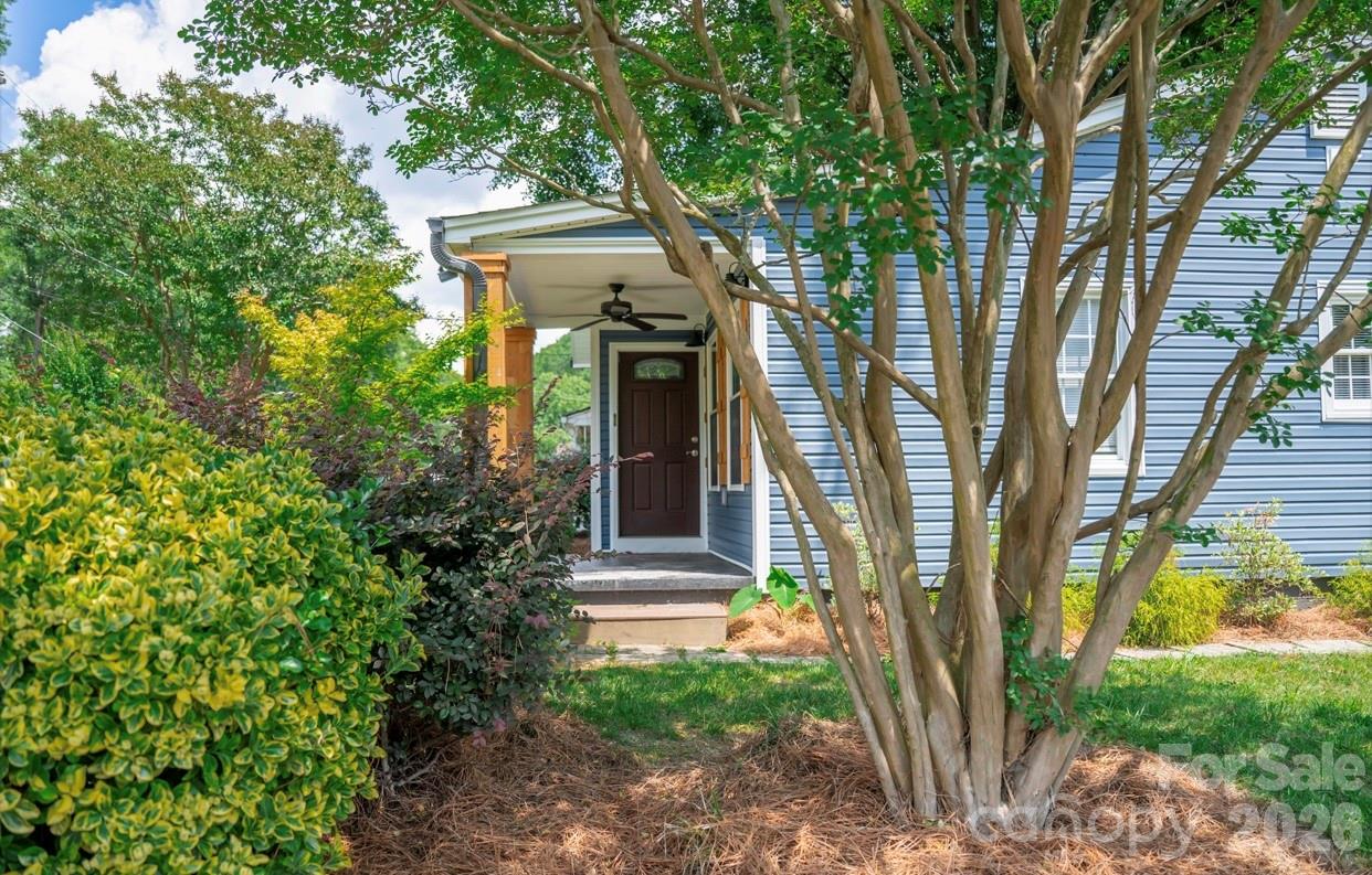 1215 W Fourth Ave, Gastonia, NC 28052