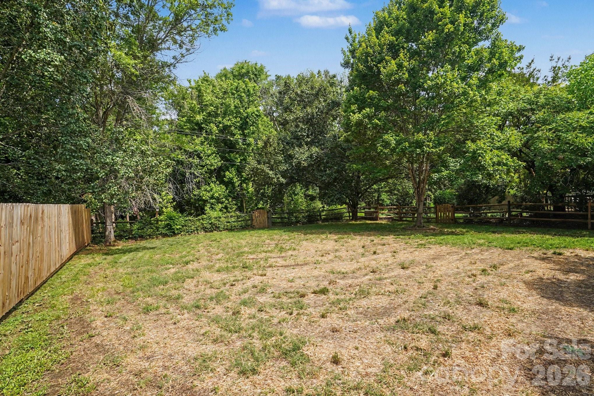 12127 Landing Green Dr, Charlotte, NC 28277