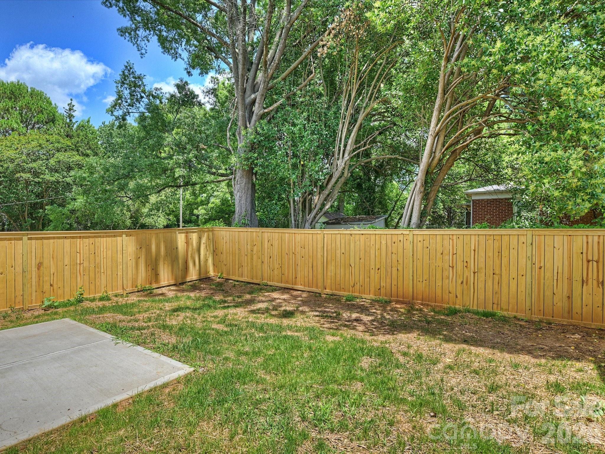 1125 E 35th St, Charlotte, NC 28205