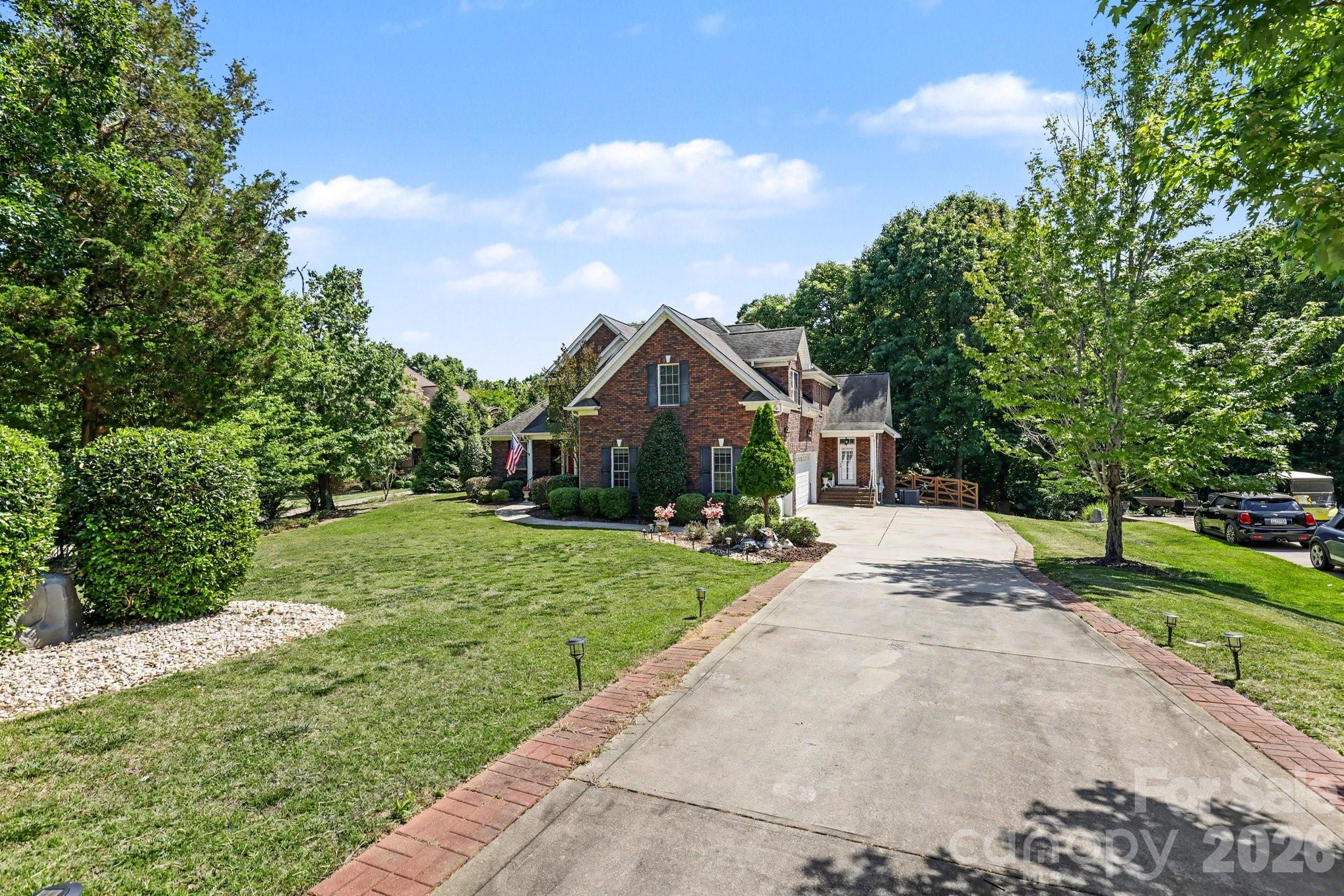 163 Evening Shadow Rd, Lake Wylie, SC 29710