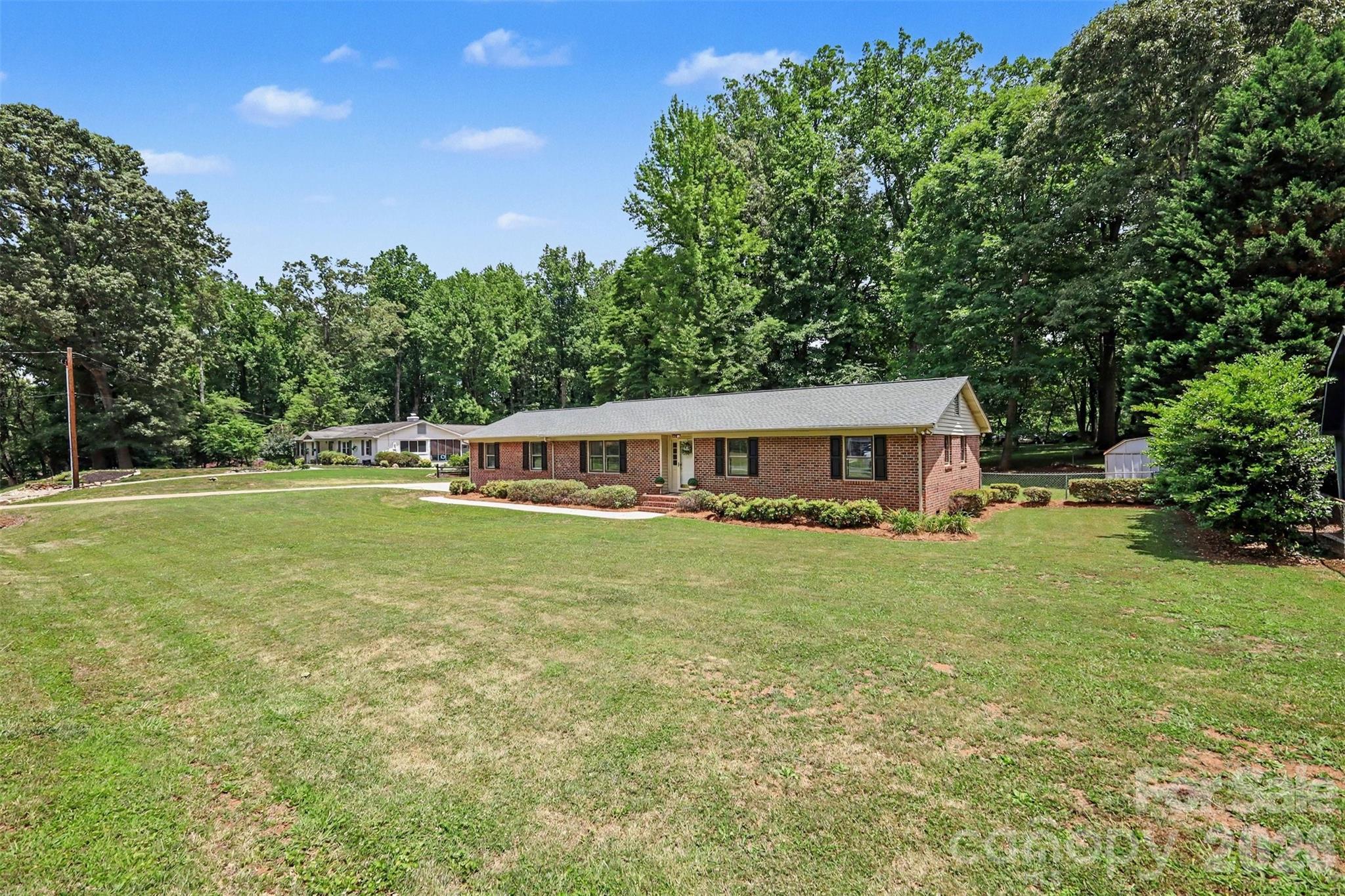 9409 Wedgewood Dr, Huntersville, NC 28078