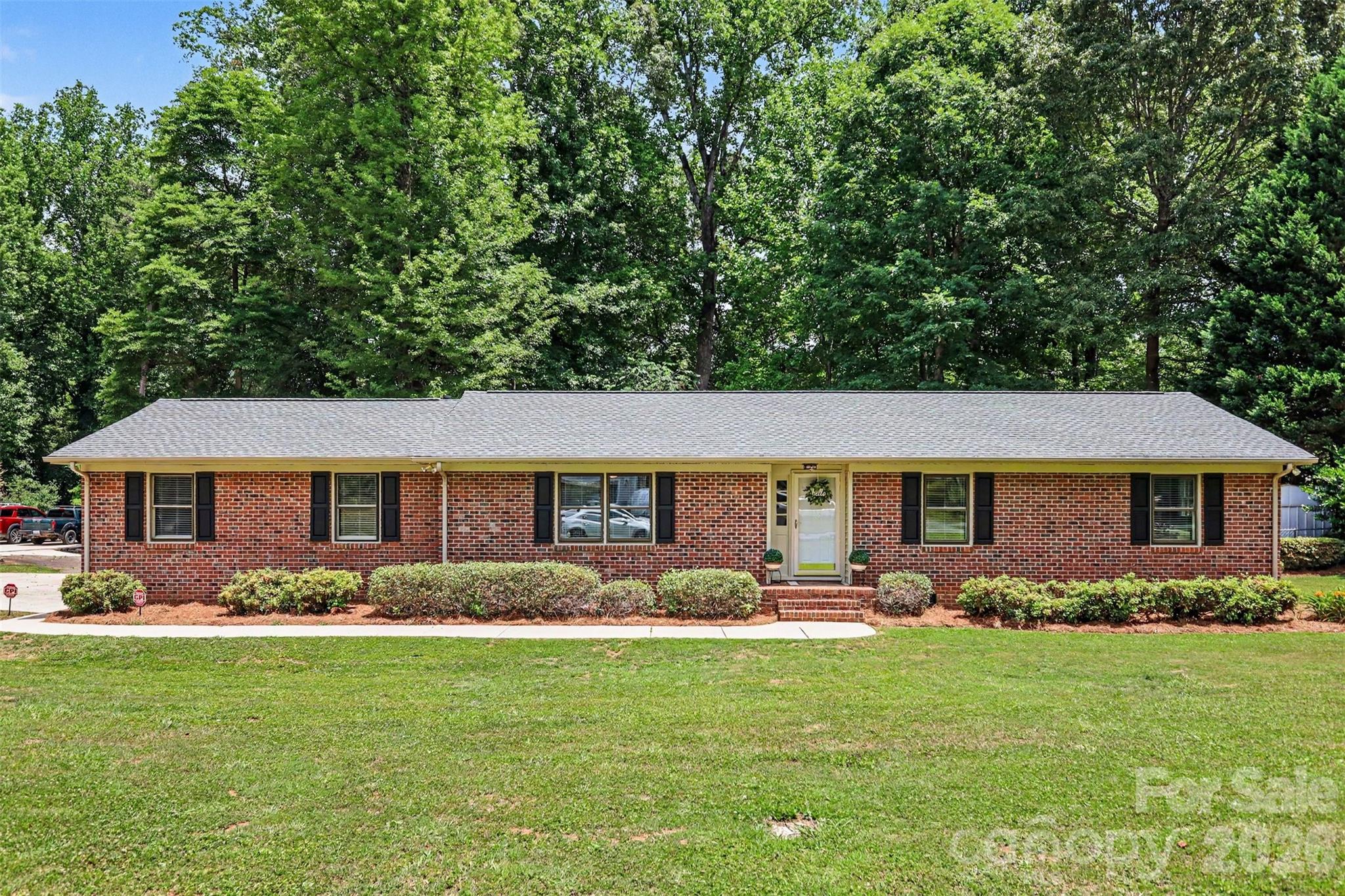 9409 Wedgewood Dr, Huntersville, NC 28078