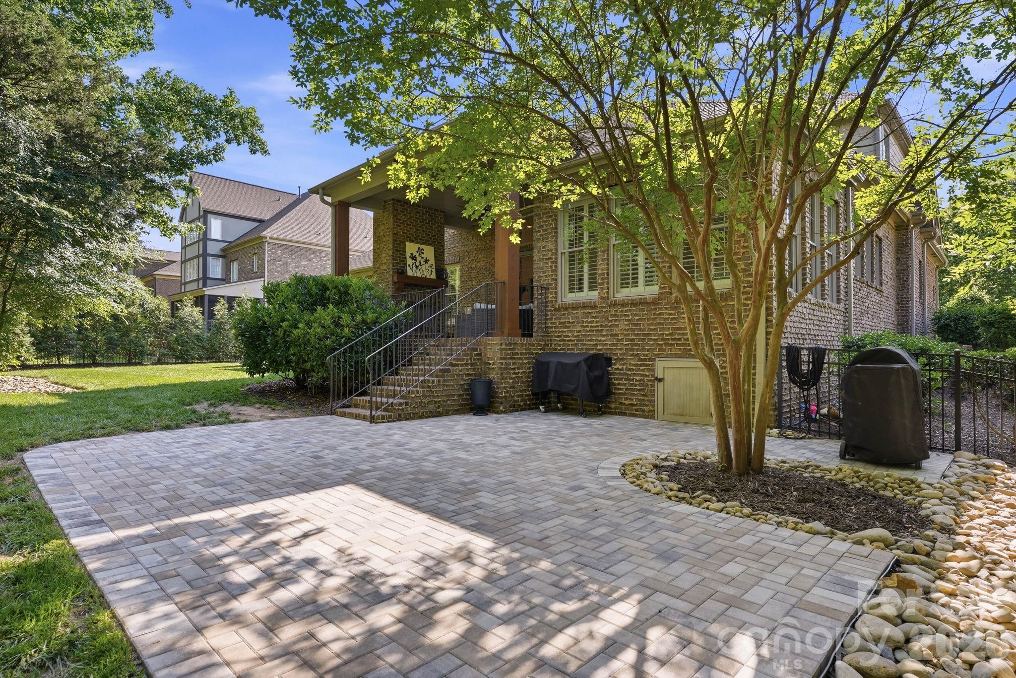221 Glenmoor Dr, Waxhaw, NC 28173