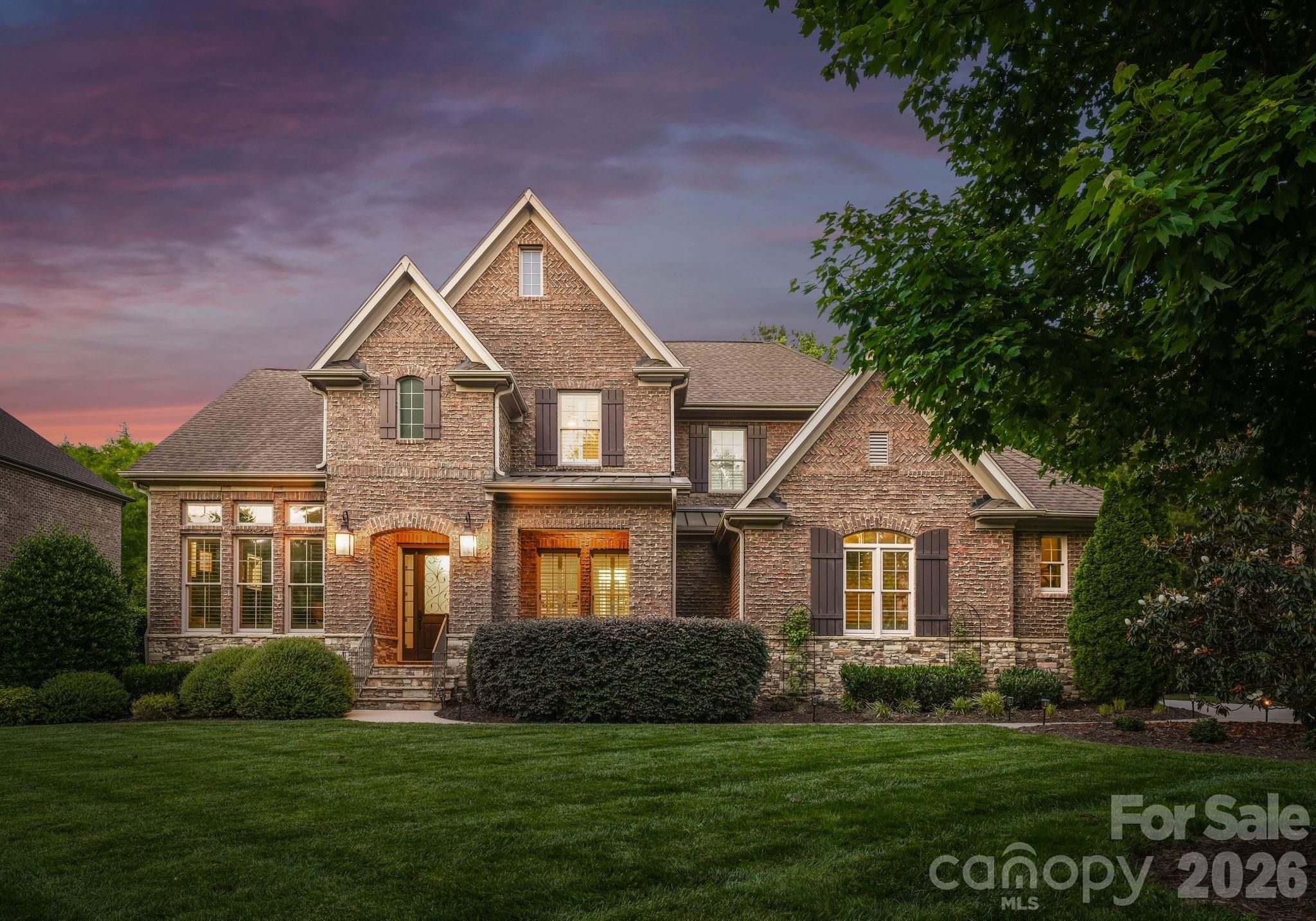 221 Glenmoor Dr, Waxhaw, NC 28173