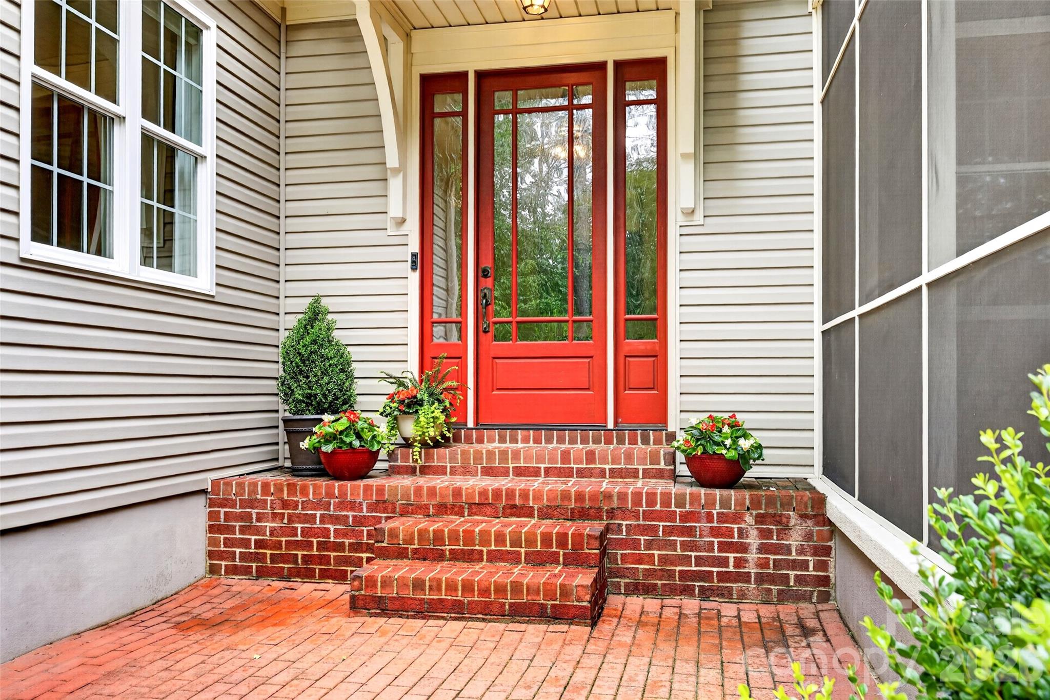 2932 Oakdale Rd, Charlotte, NC 28216