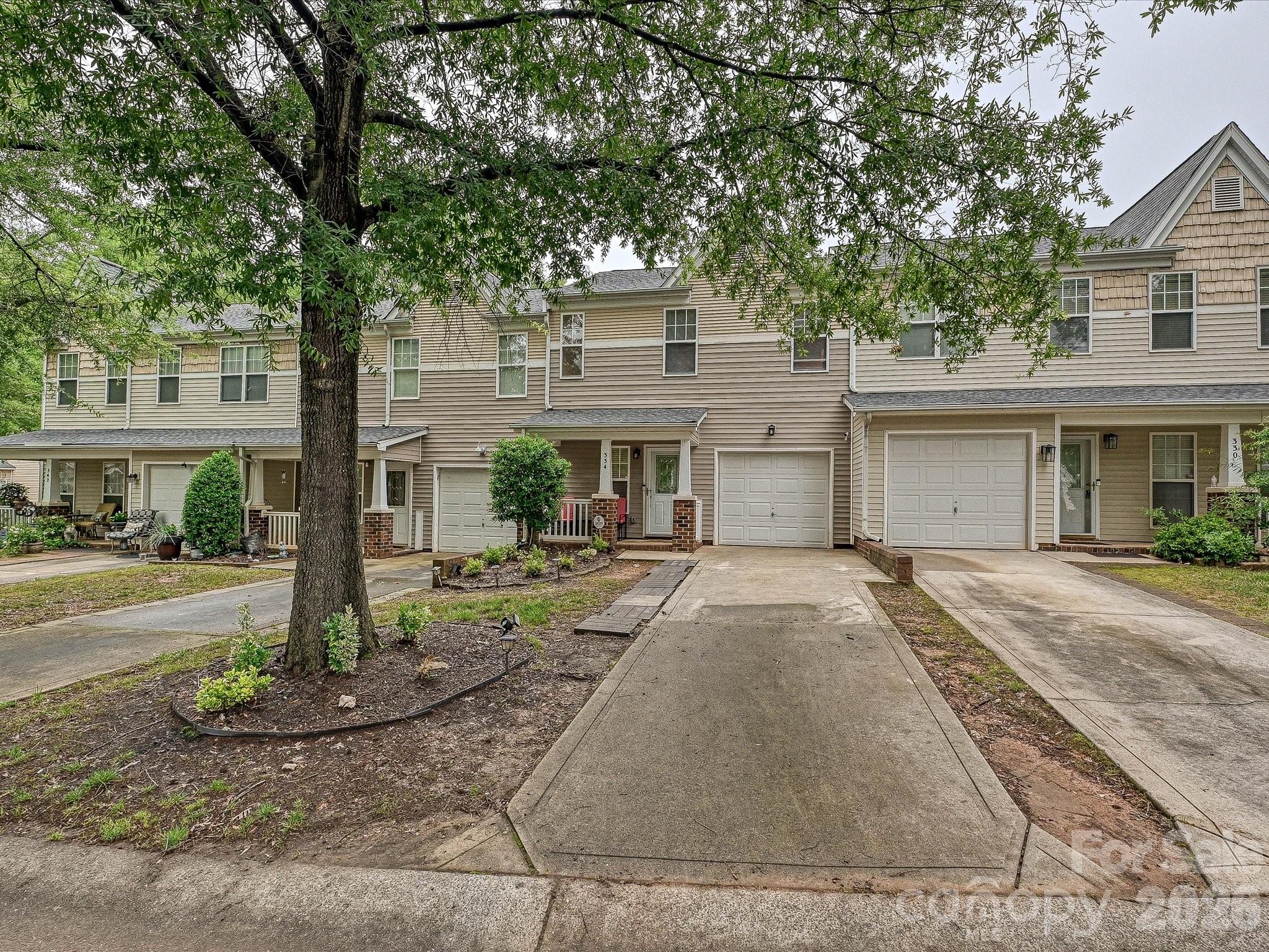 334 Bridal Veil Dr, Charlotte, NC 28217