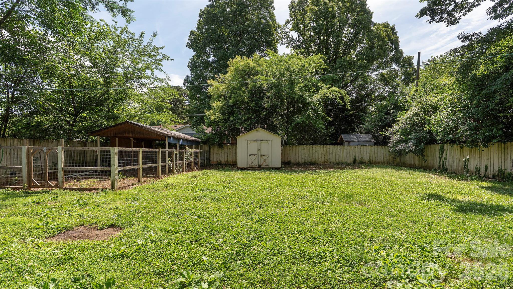4900 Carriage Drive Cir, Charlotte, NC 28205
