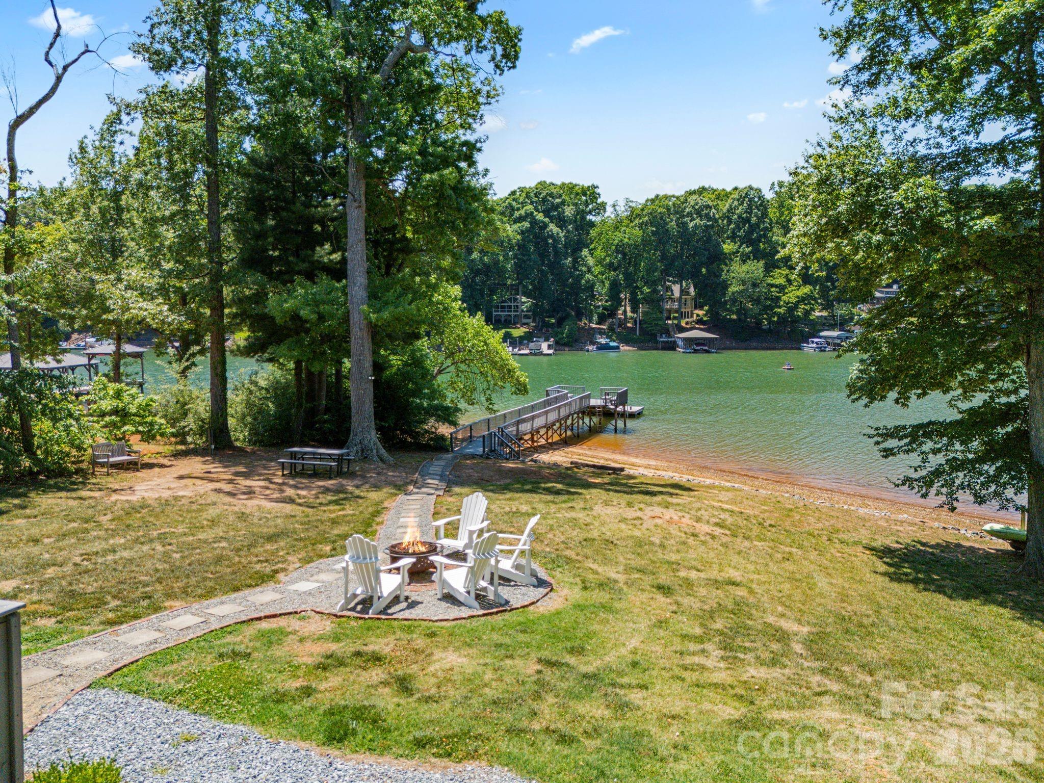 383 Sundown Rd, Mooresville, NC 28117