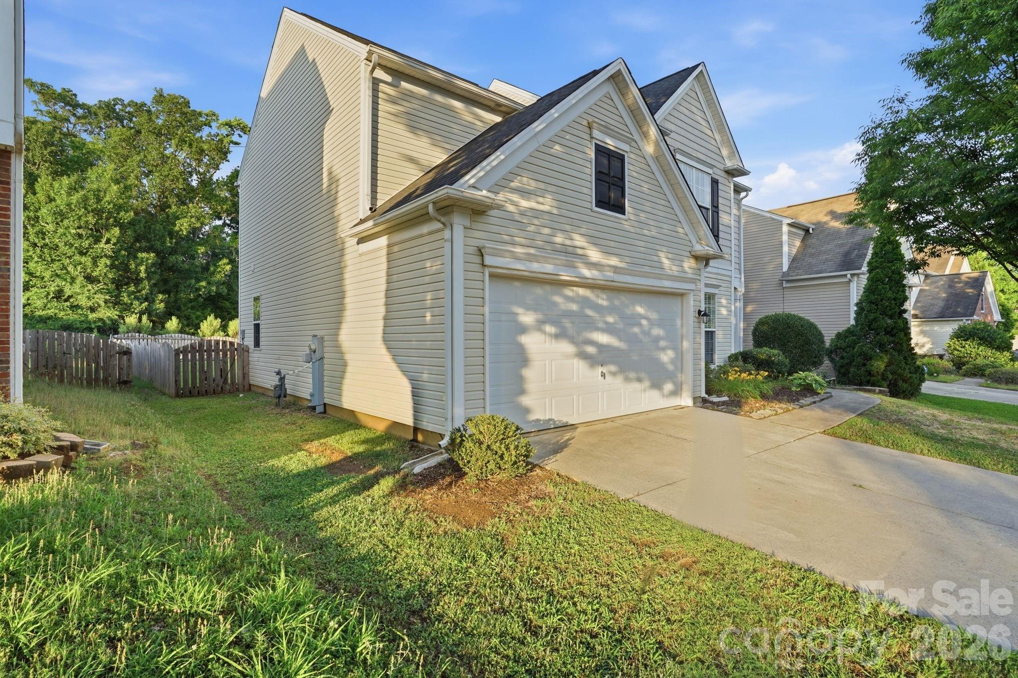 2910 Azalea Hills Dr, Charlotte, NC 28262