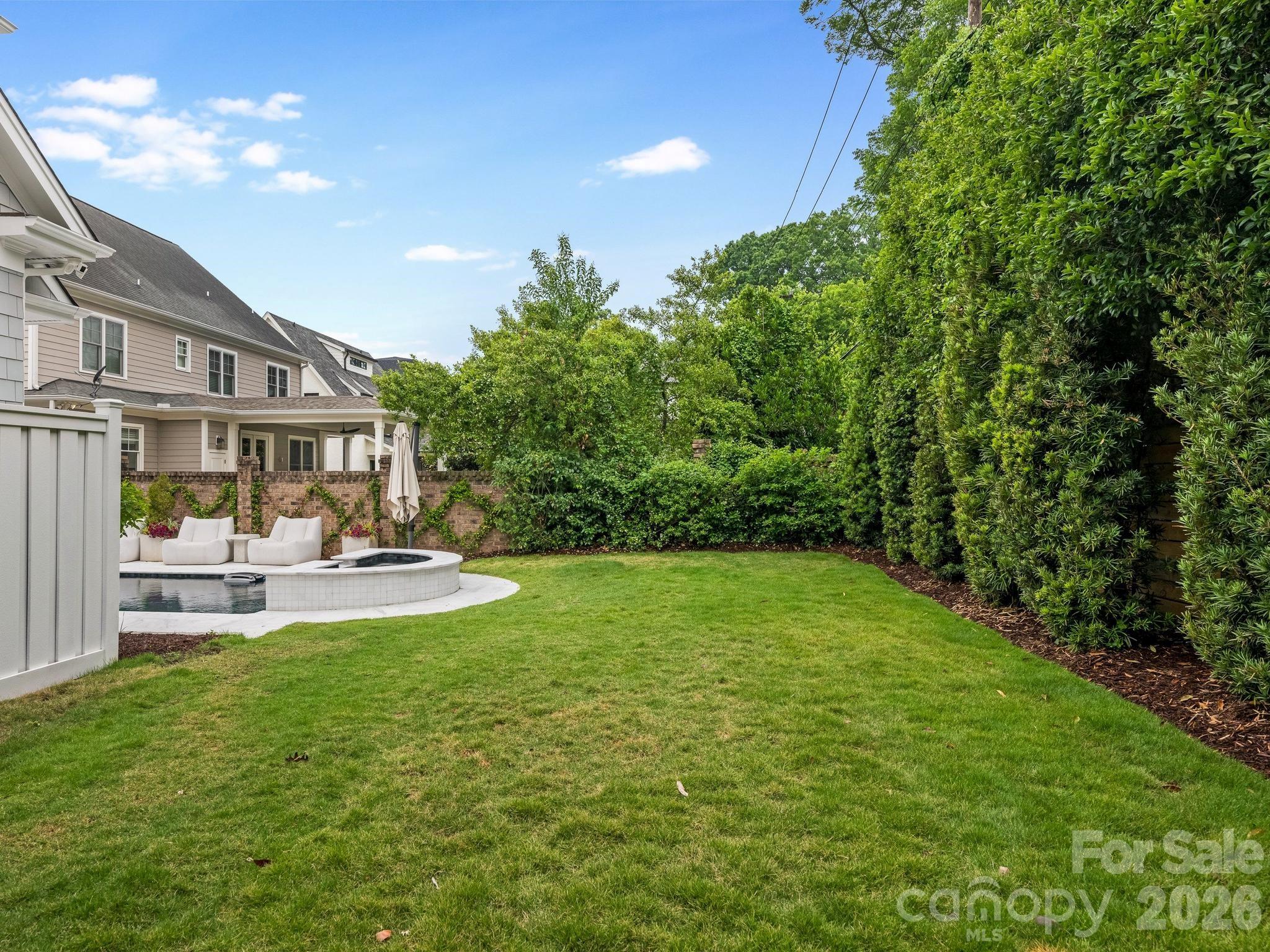 300 Plantation Pl, Charlotte, NC 28209