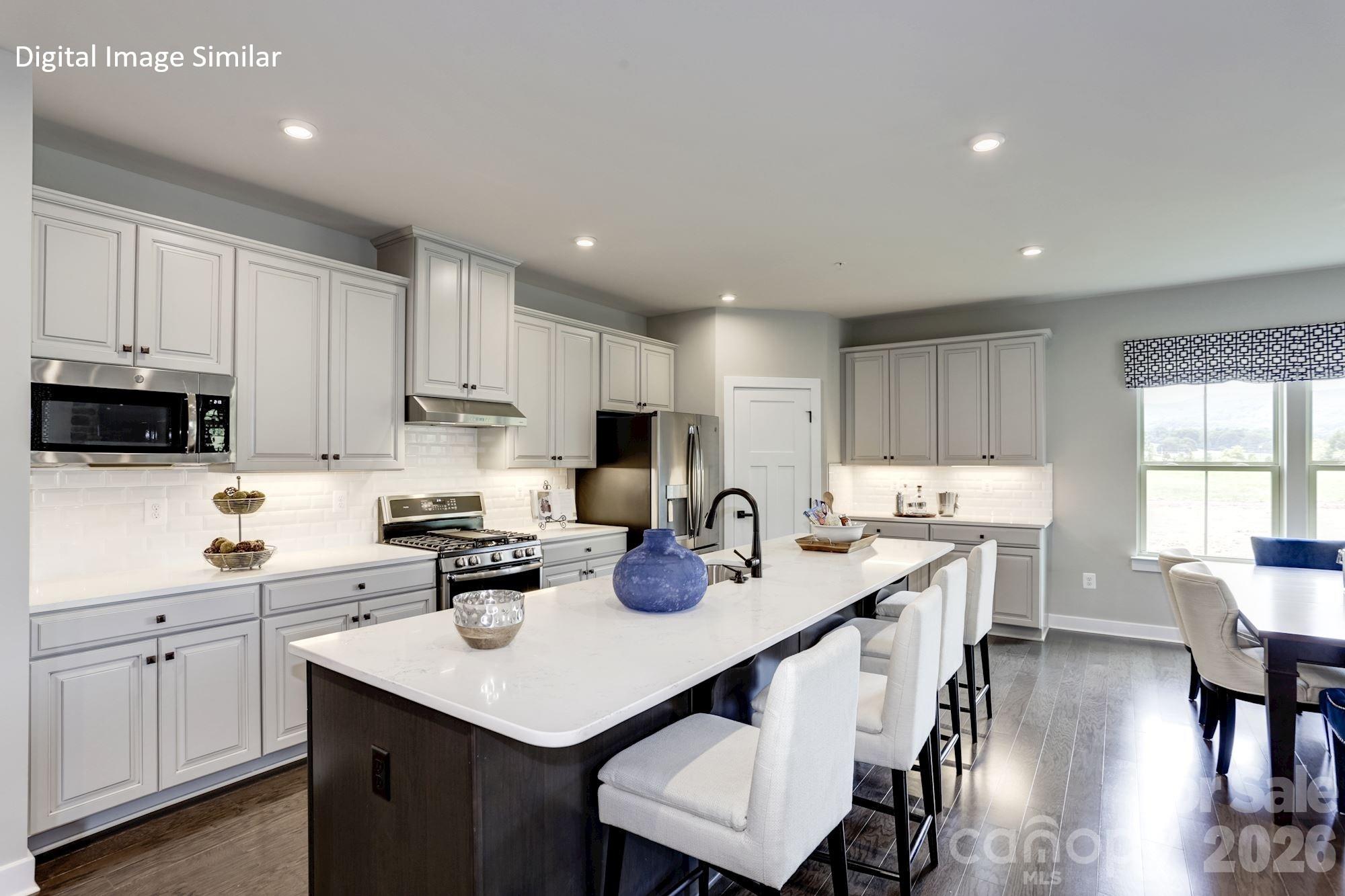 909 Heathway Dr, Charlotte, NC 28213