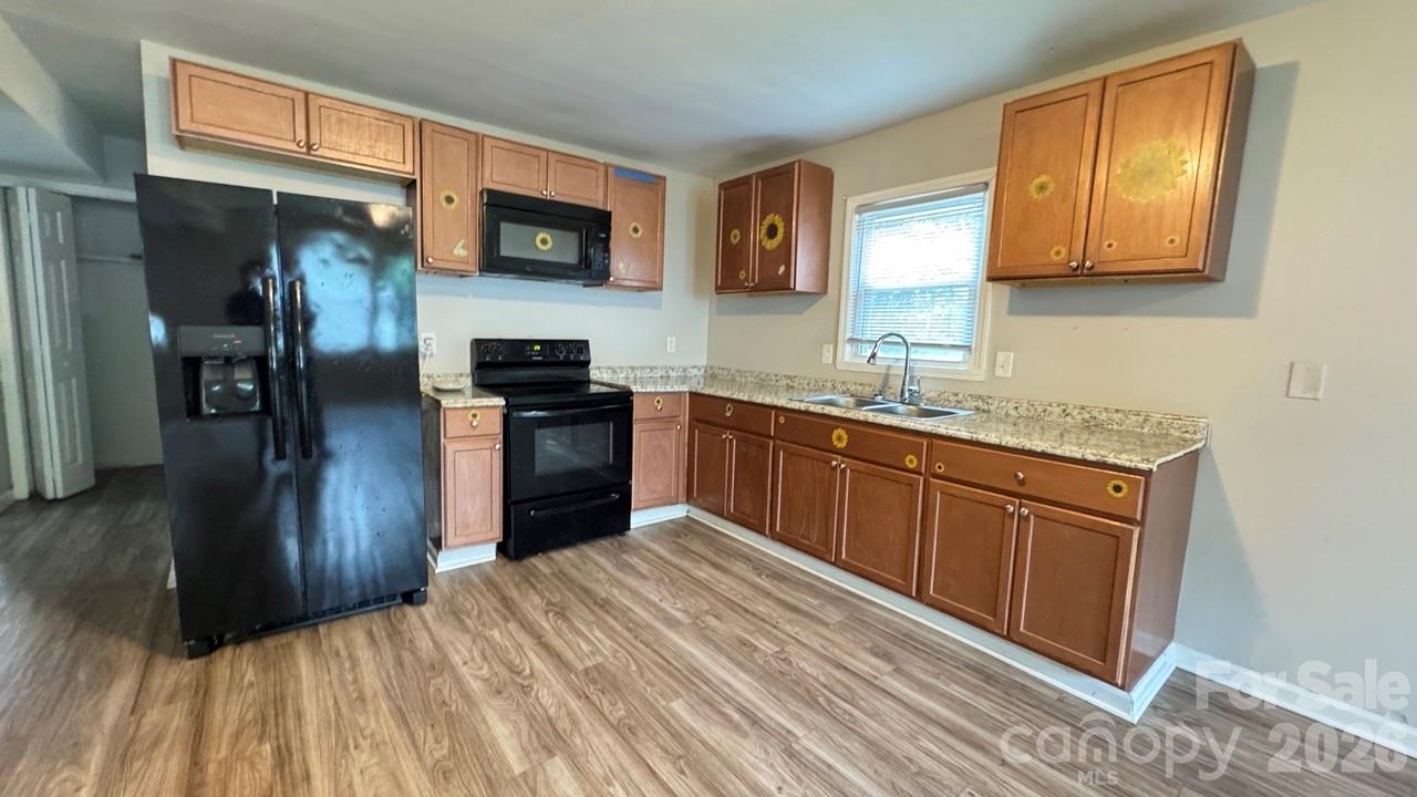 6304 Clearwater Dr, Indian Trail, NC 28079