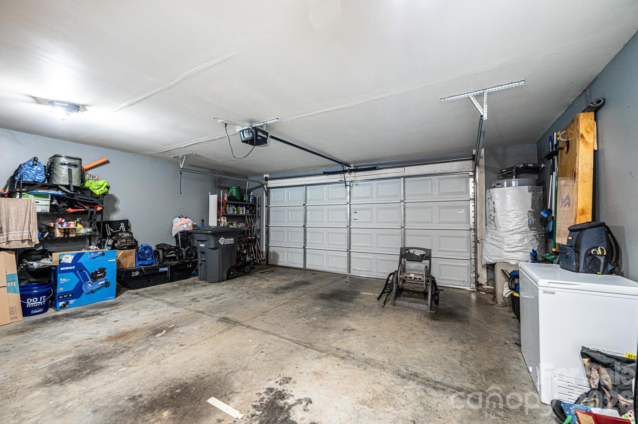 205 Winding Cedar Dr, Statesville, NC 28677