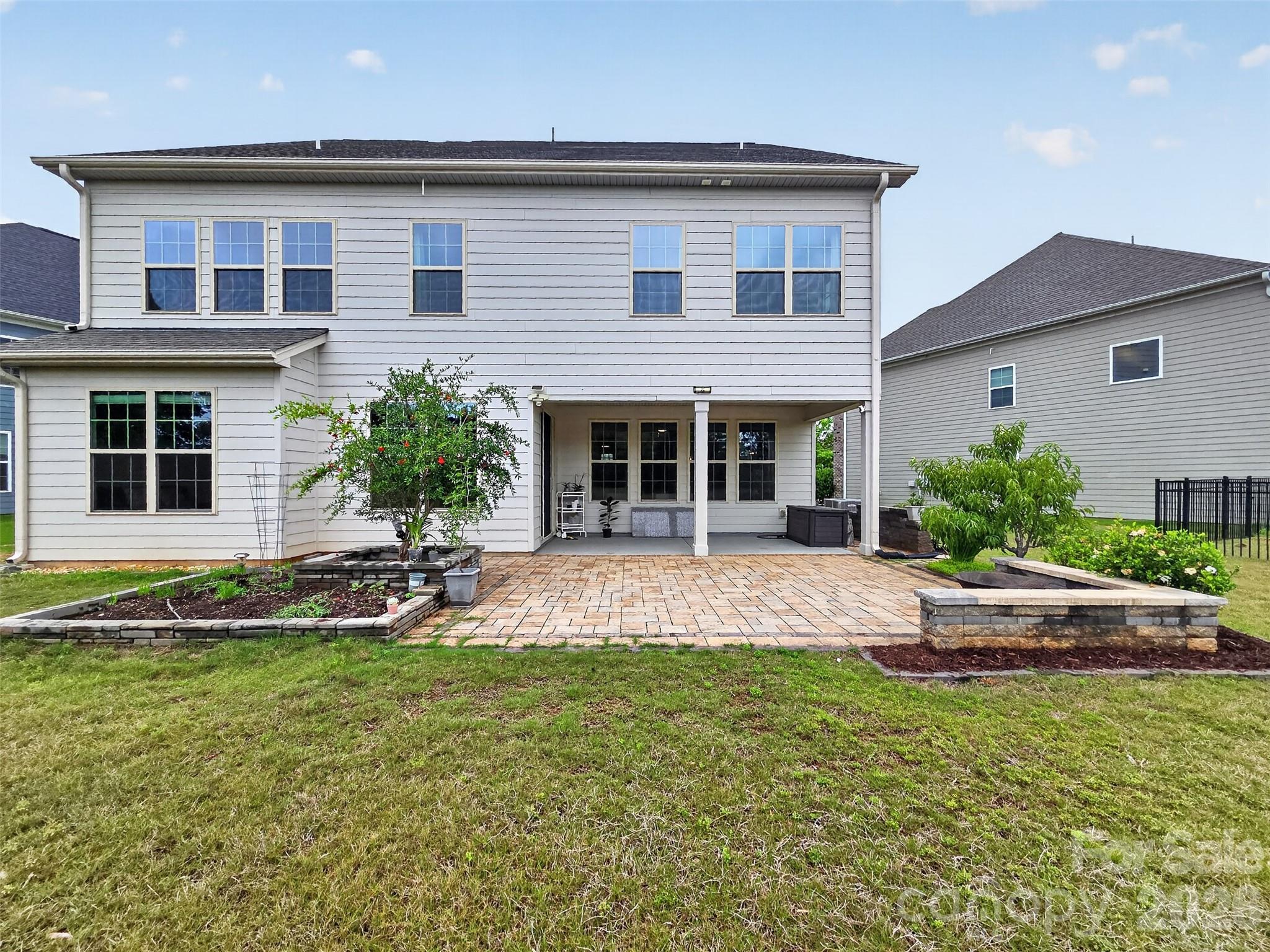 8224 Cornhill Ave, Charlotte, NC 28277