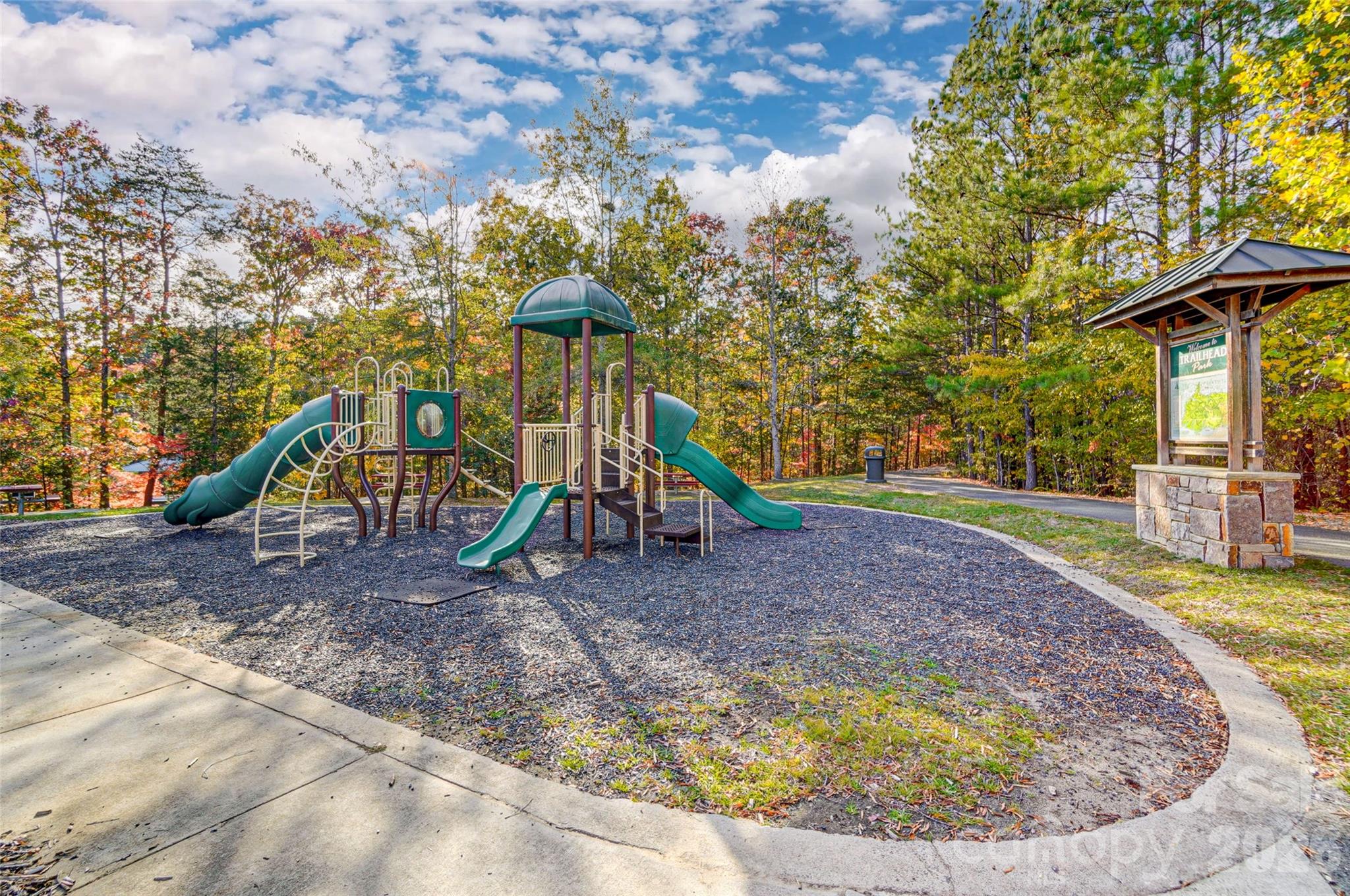 2084 Calloway Pines Dr, Tega Cay, SC 29708