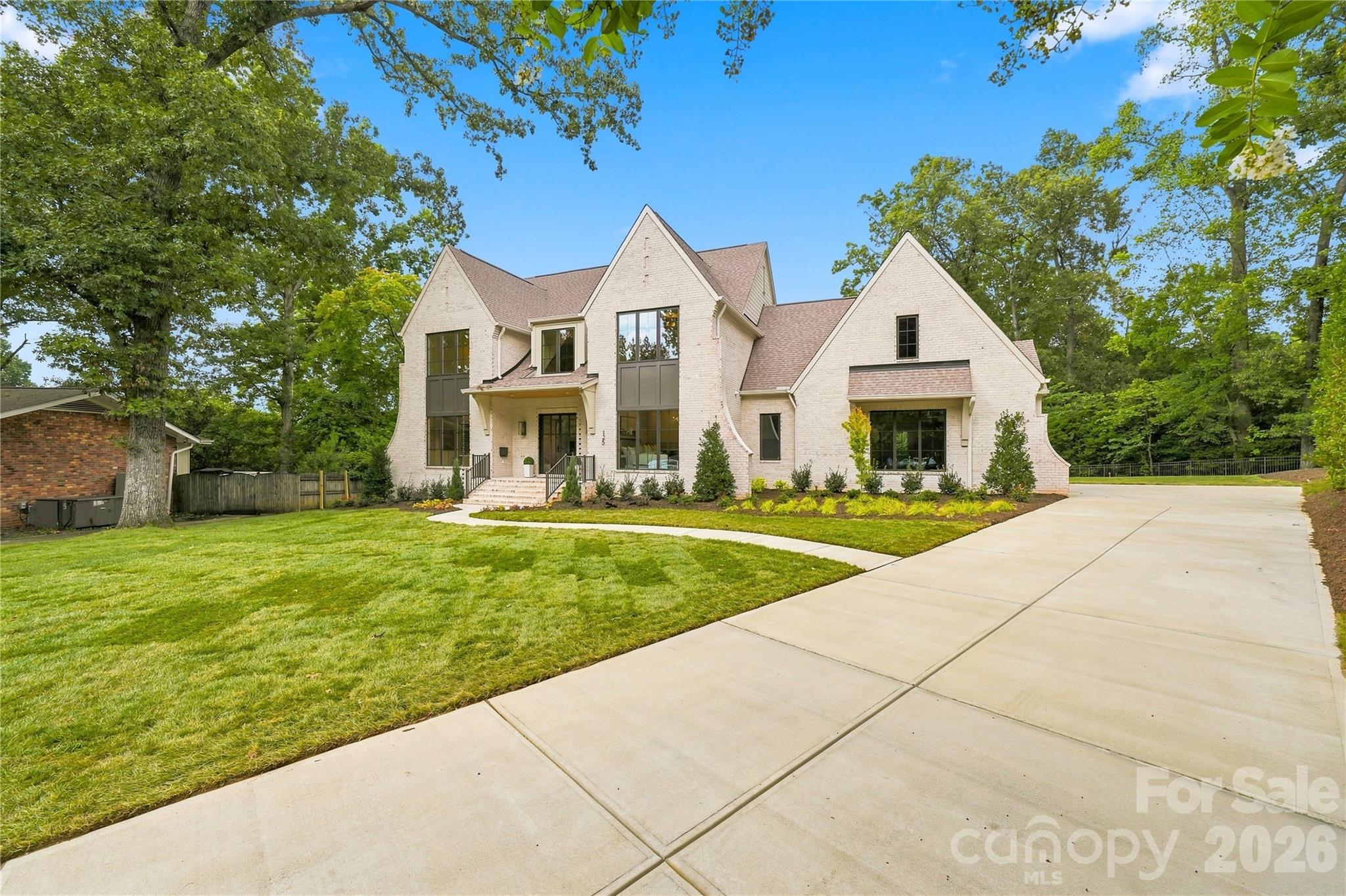 125 Randstone Ct, Charlotte, NC 28211