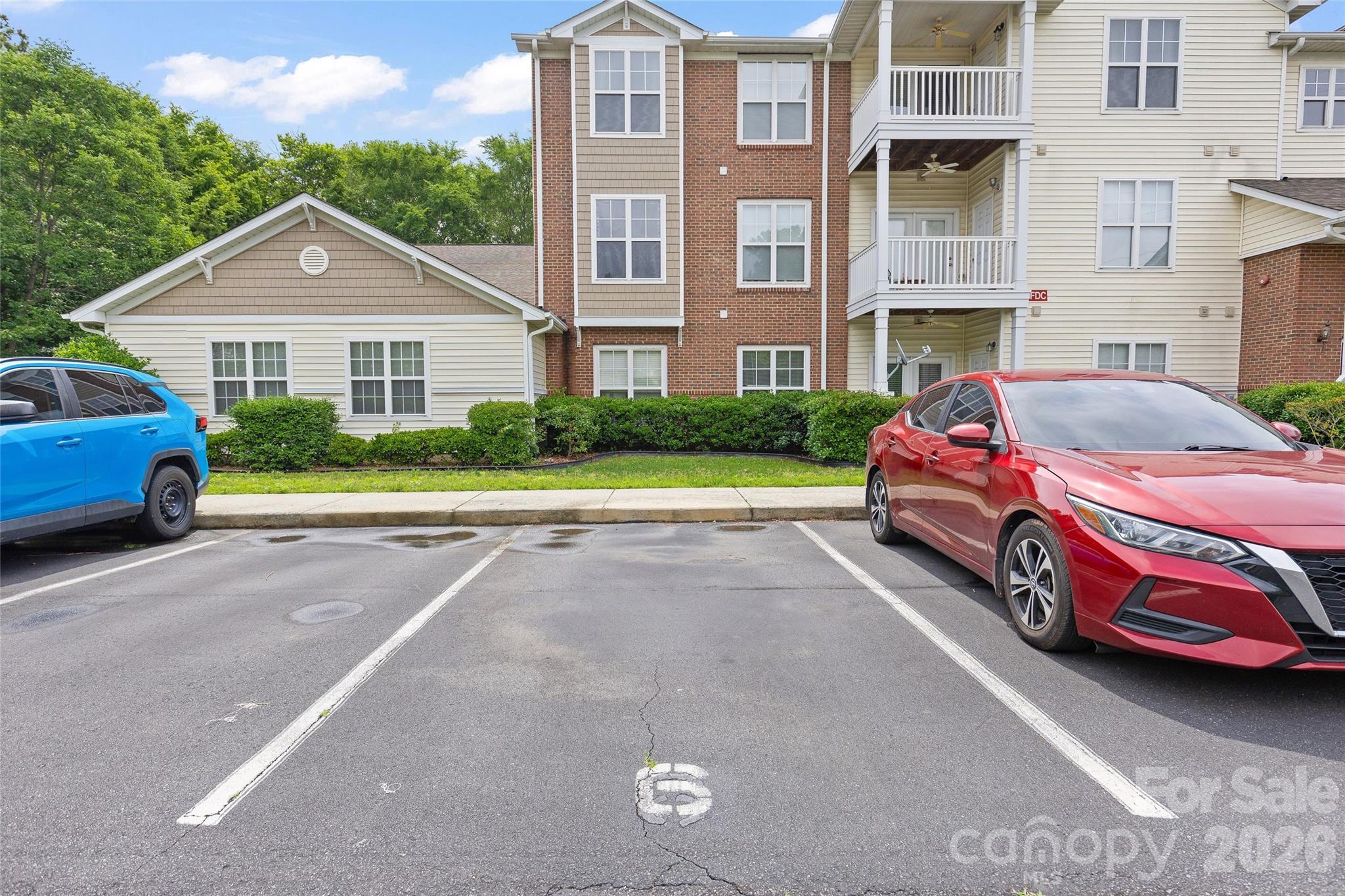 333 Westbend Dr, Charlotte, NC 28262