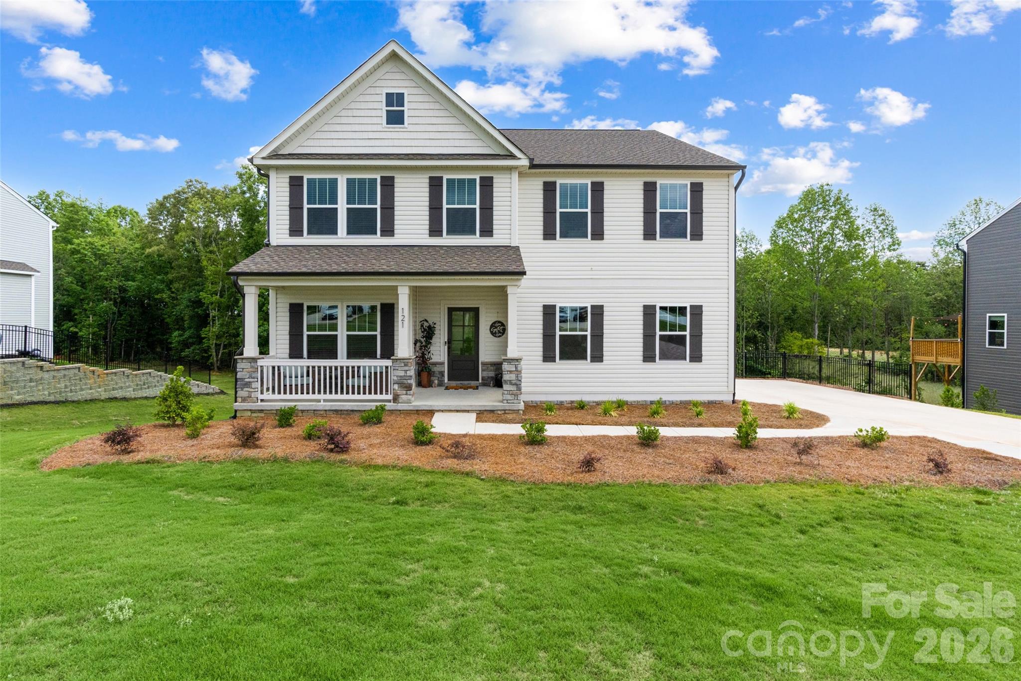 121 Tangle River Dr, Statesville, NC 28677