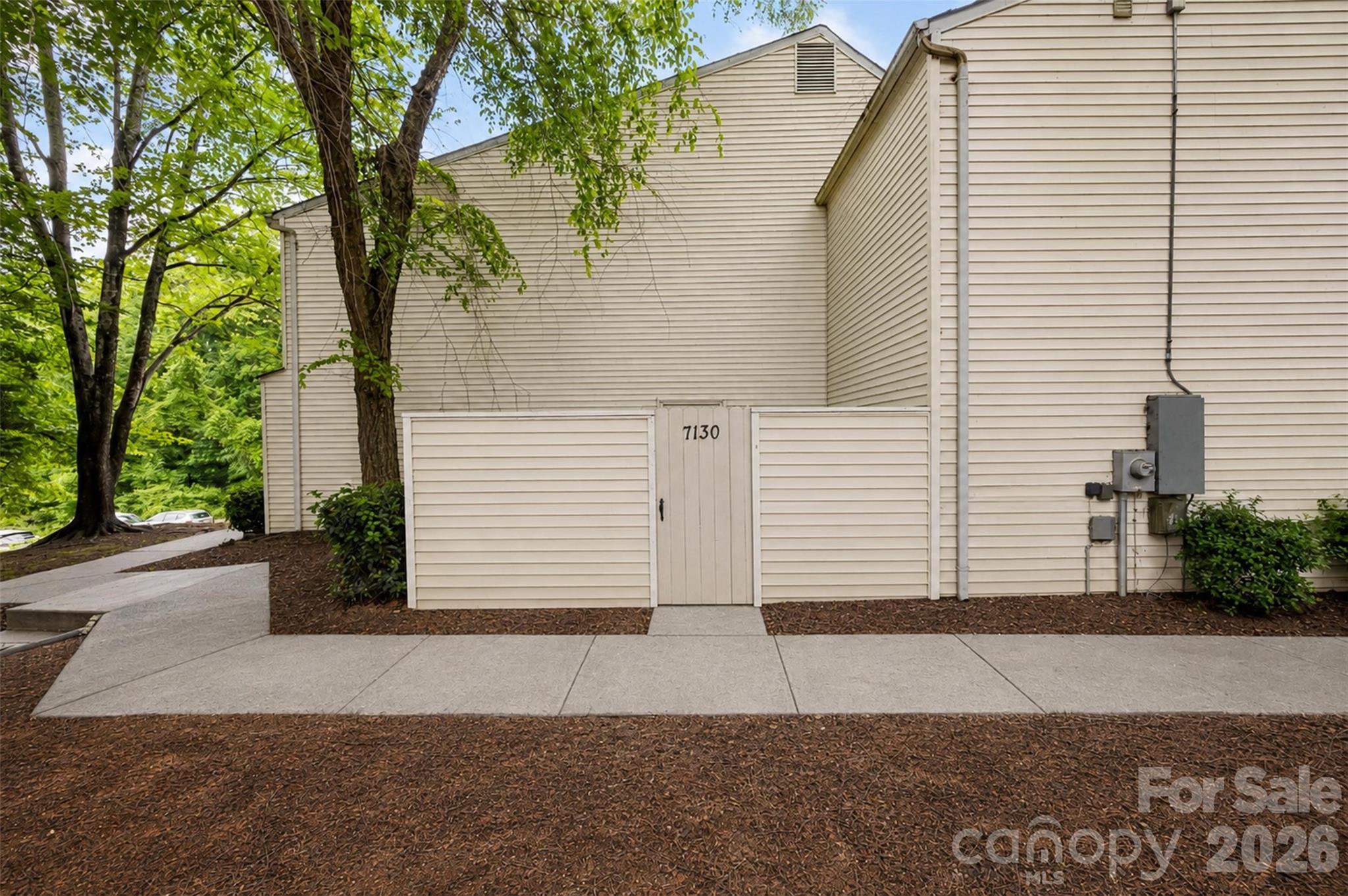 7130 Stonington Ln, Charlotte, NC 28227