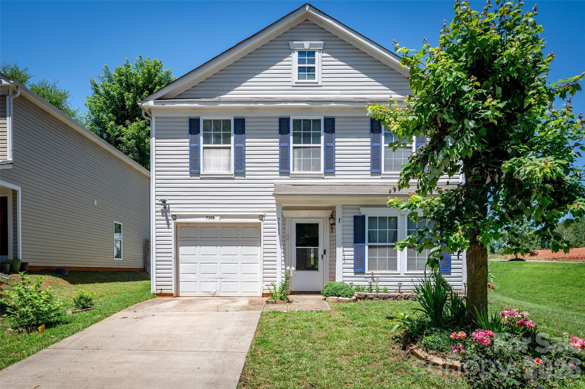7343 Fox Point Dr, Charlotte, NC 28269