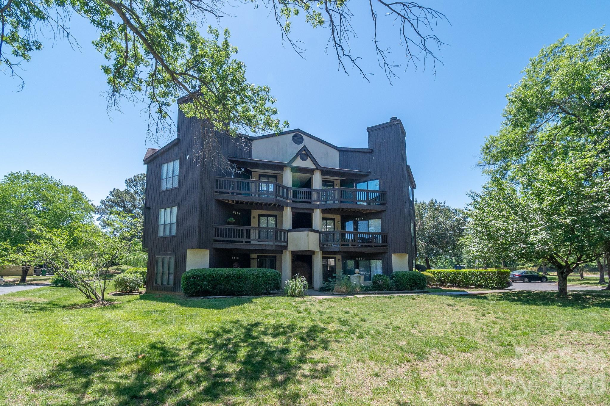 8216 Cedar Glen Dr, Charlotte, NC 28212
