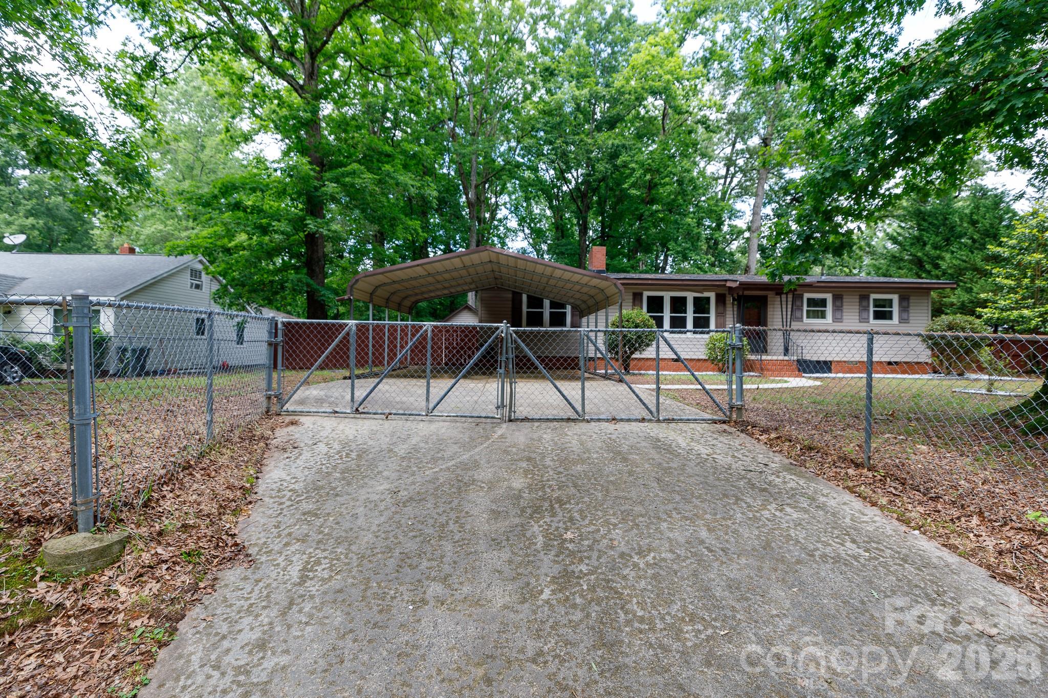202 Woodlawn Dr, York, SC 29745