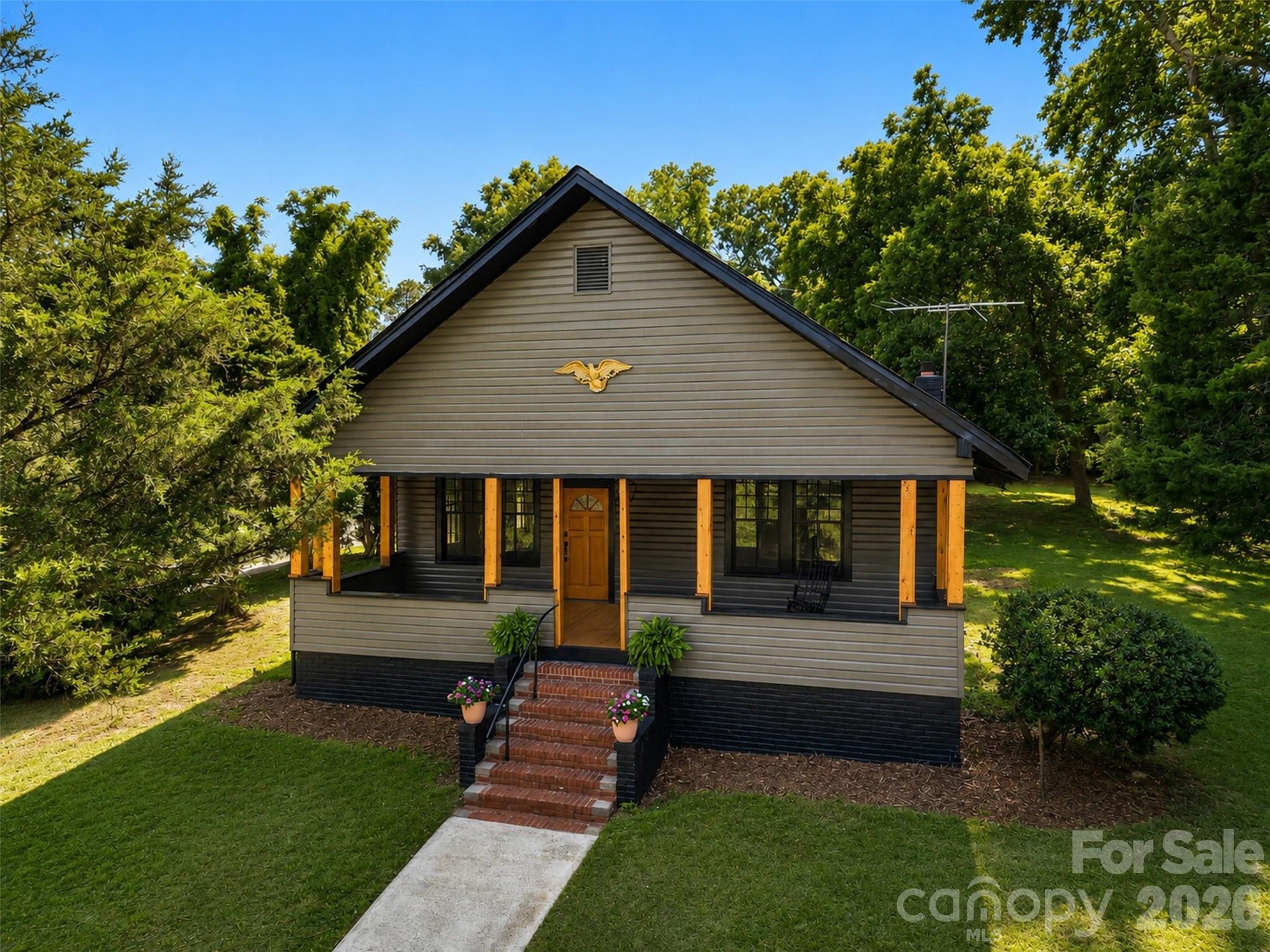 32 Pinecrest Ave, Great Falls, SC 29055