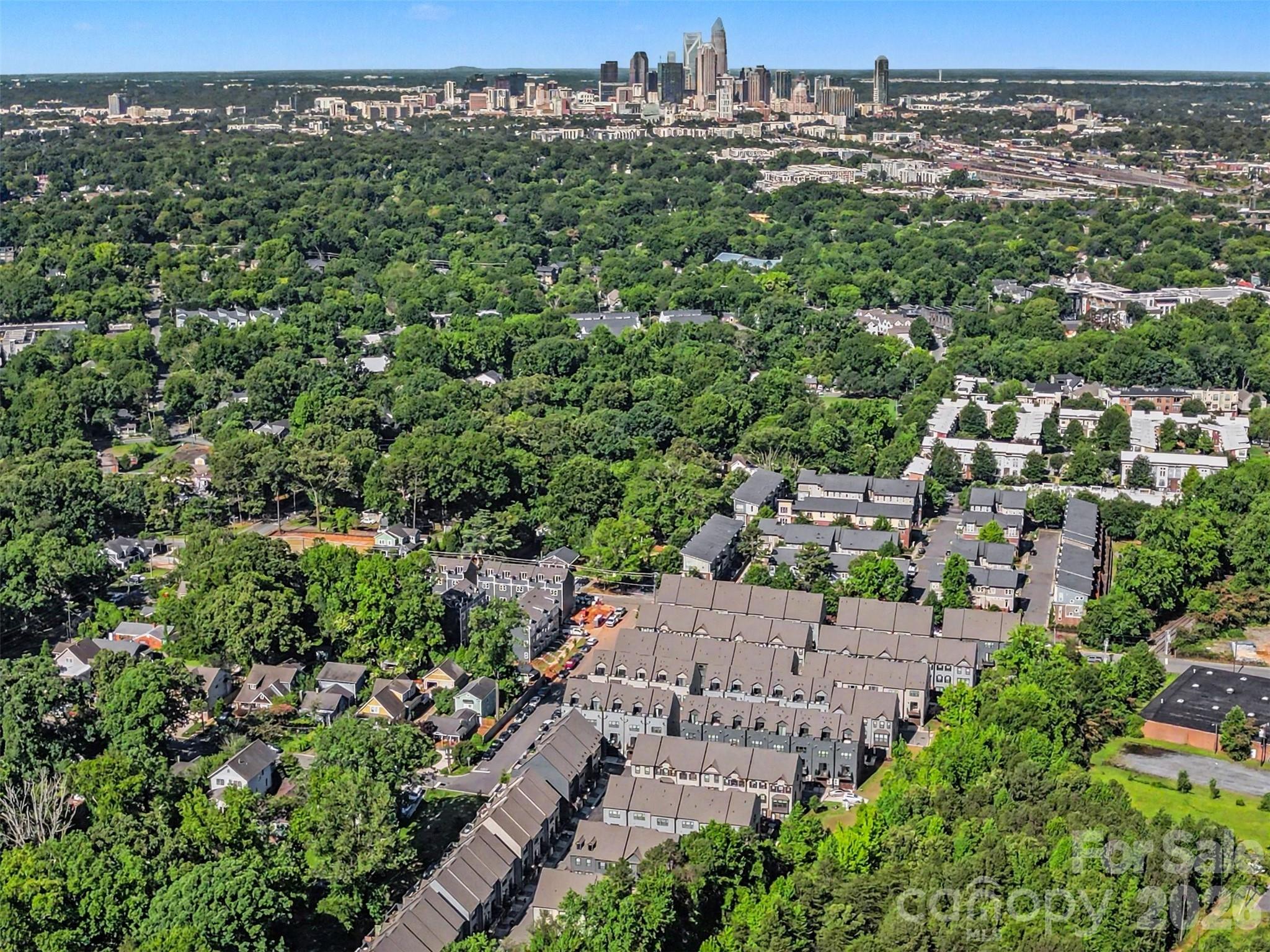 300 Twinflower Ln, Charlotte, NC 28205