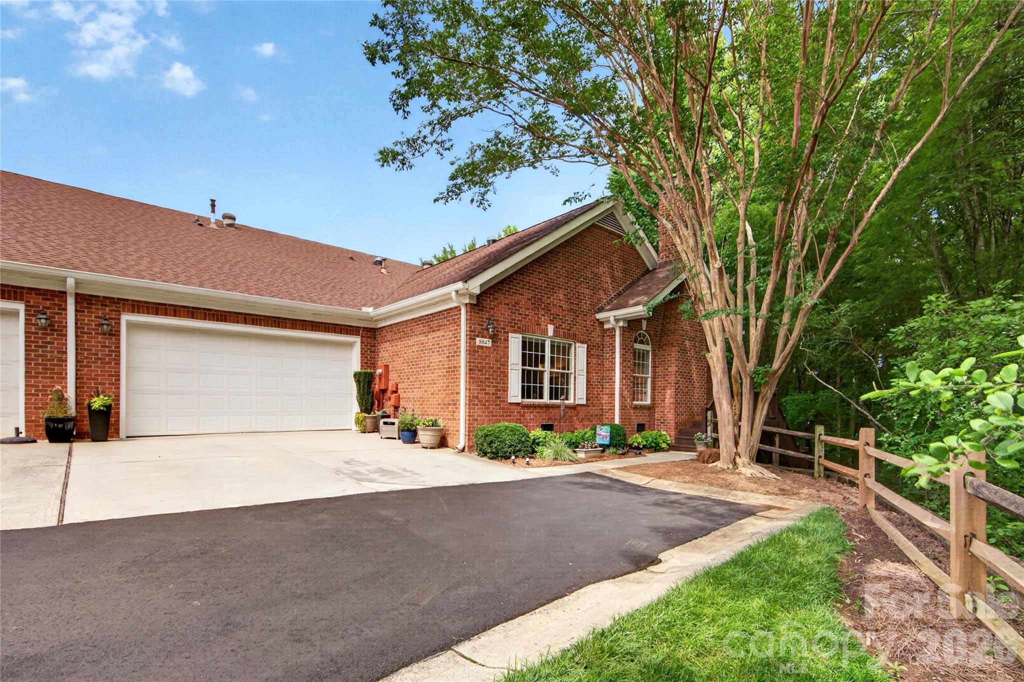 8847 Grand Oak Dr, Charlotte, NC 28277
