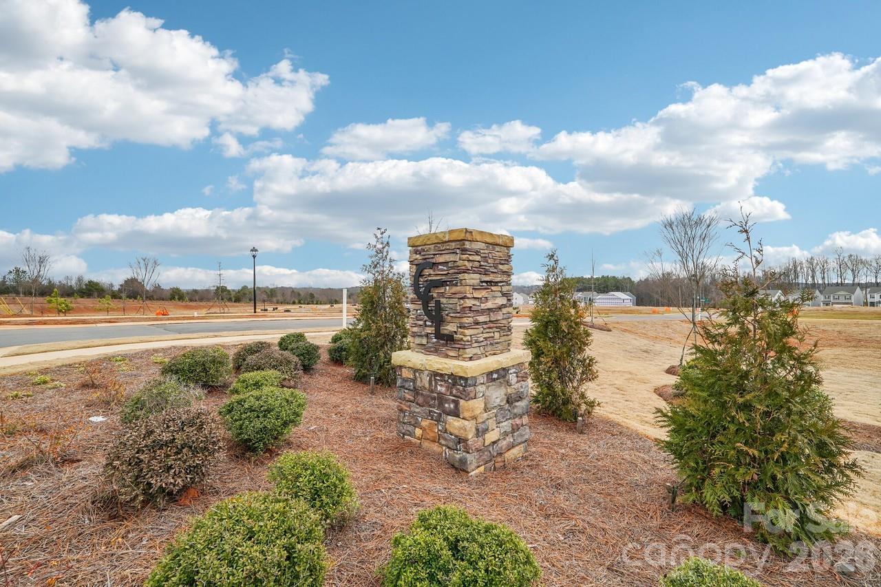 2833 Frances View Ln, Lincolnton, NC 28092