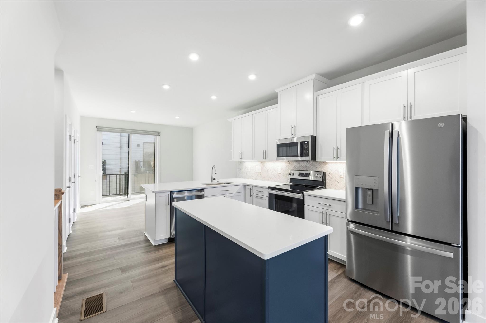 1049 Simcoe Ln, Charlotte, NC 28217