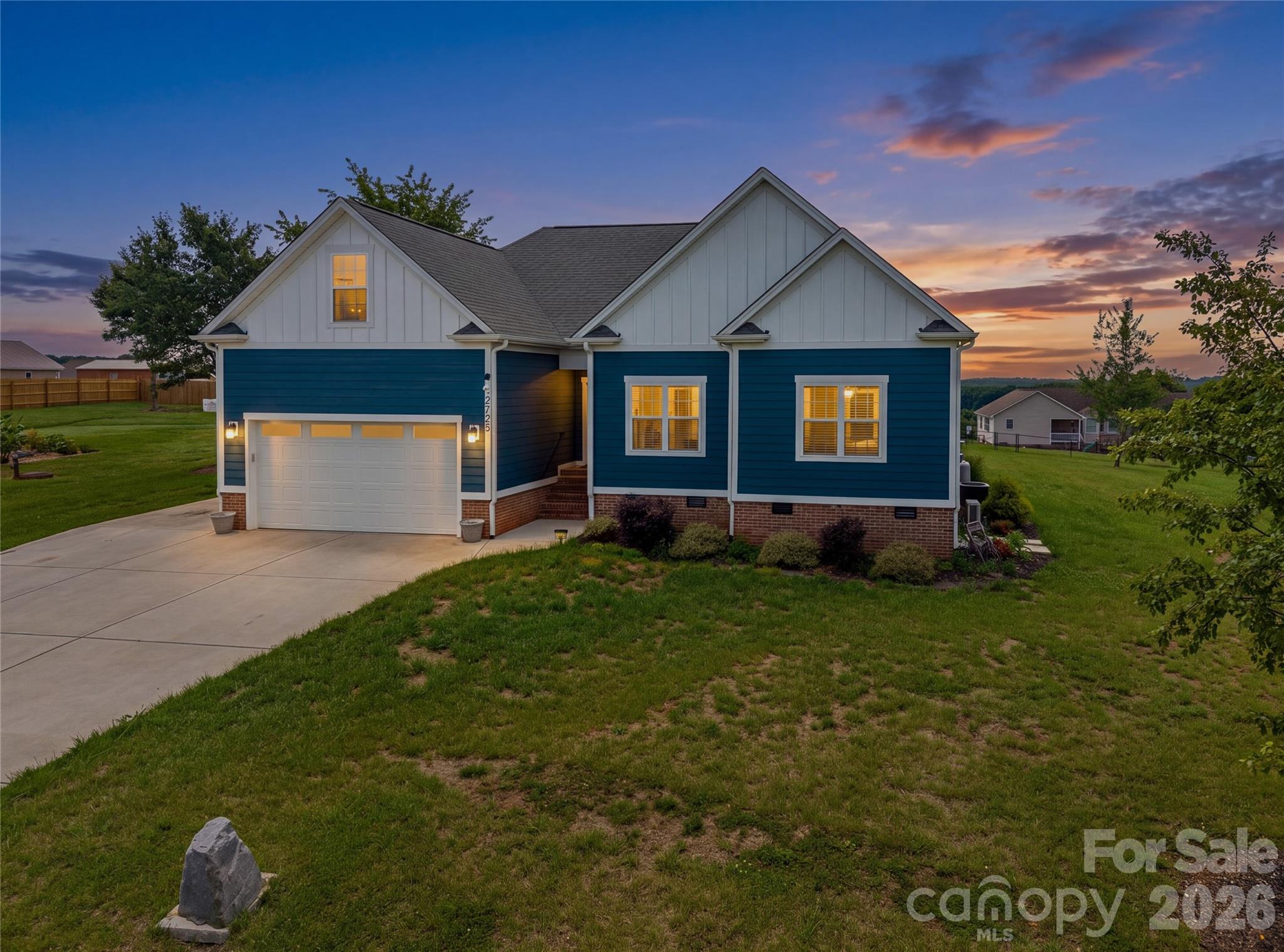 2725 Eagle Dr, Lincolnton, NC 28092