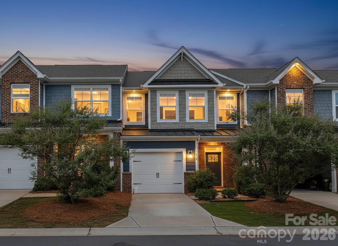 1010 Moffatt Ln, Matthews, NC 28105