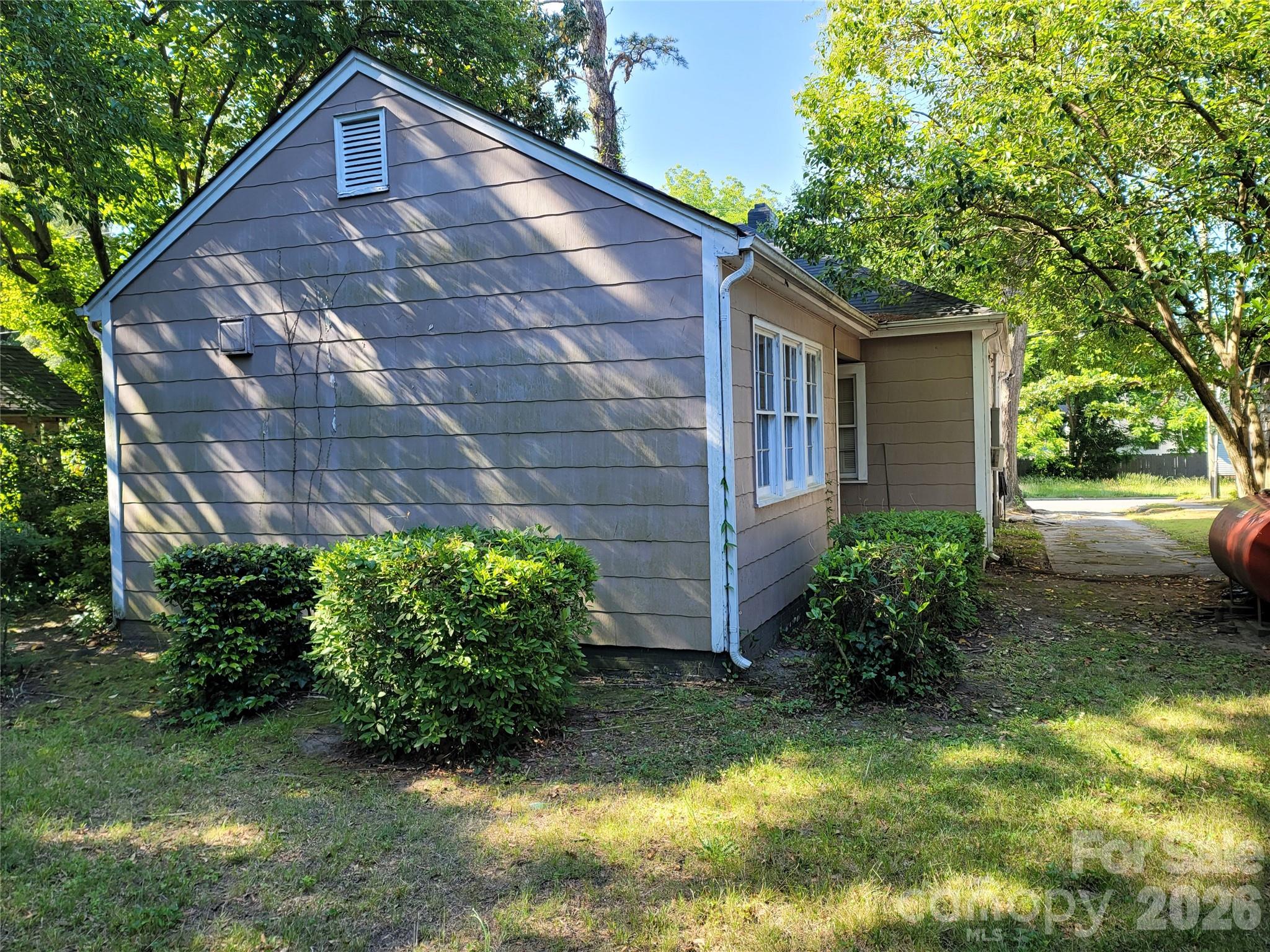 318 W Sixth Ave, Gastonia, NC 28052
