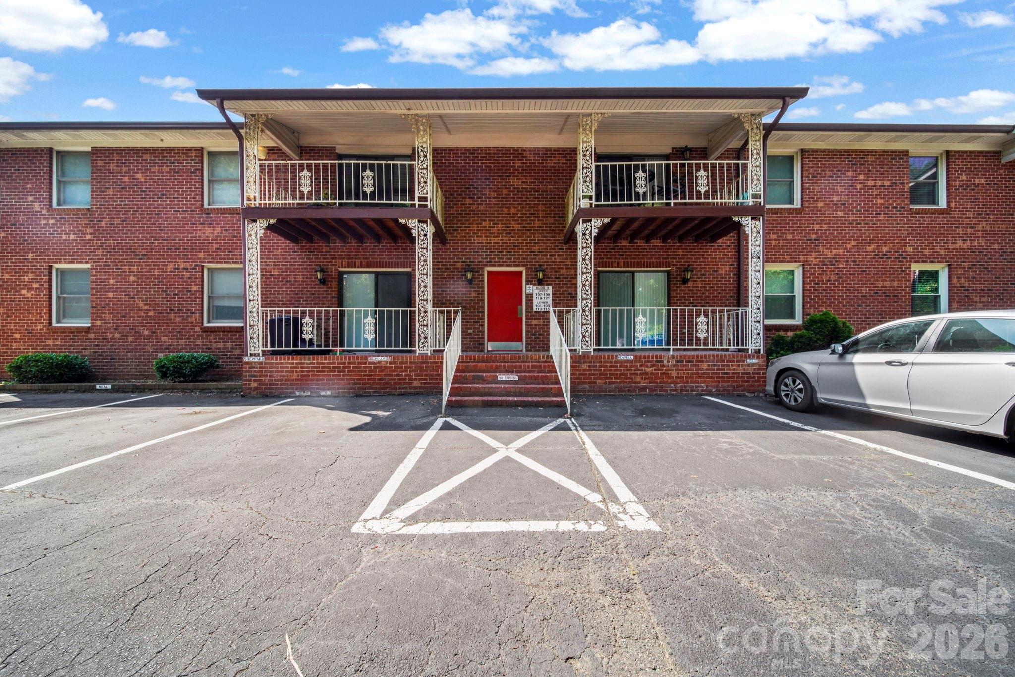 109 Carriage House Dr, Kannapolis, NC 28081