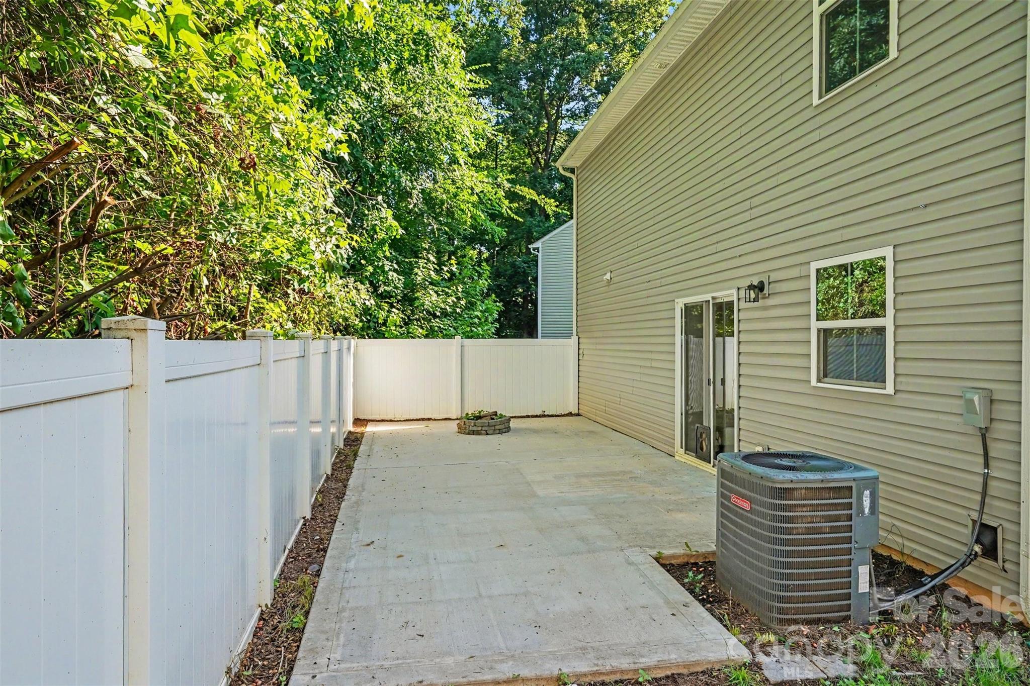 1602 Joseph Hewes Ct, Charlotte, NC 28212
