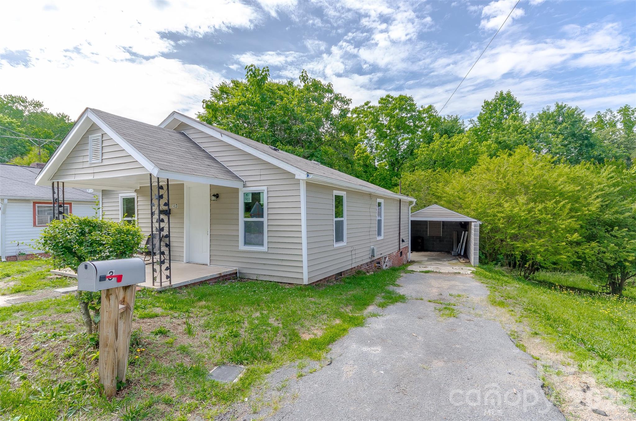 303 Rice St, Kannapolis, NC 28081