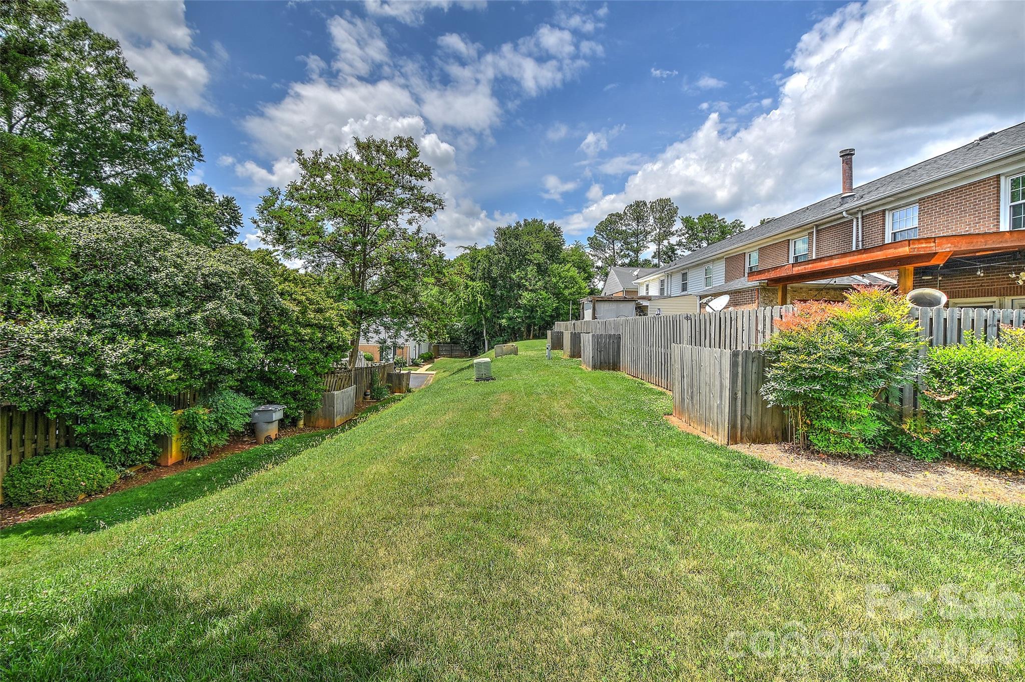 8333 Knights Bridge Rd, Charlotte, NC 28210