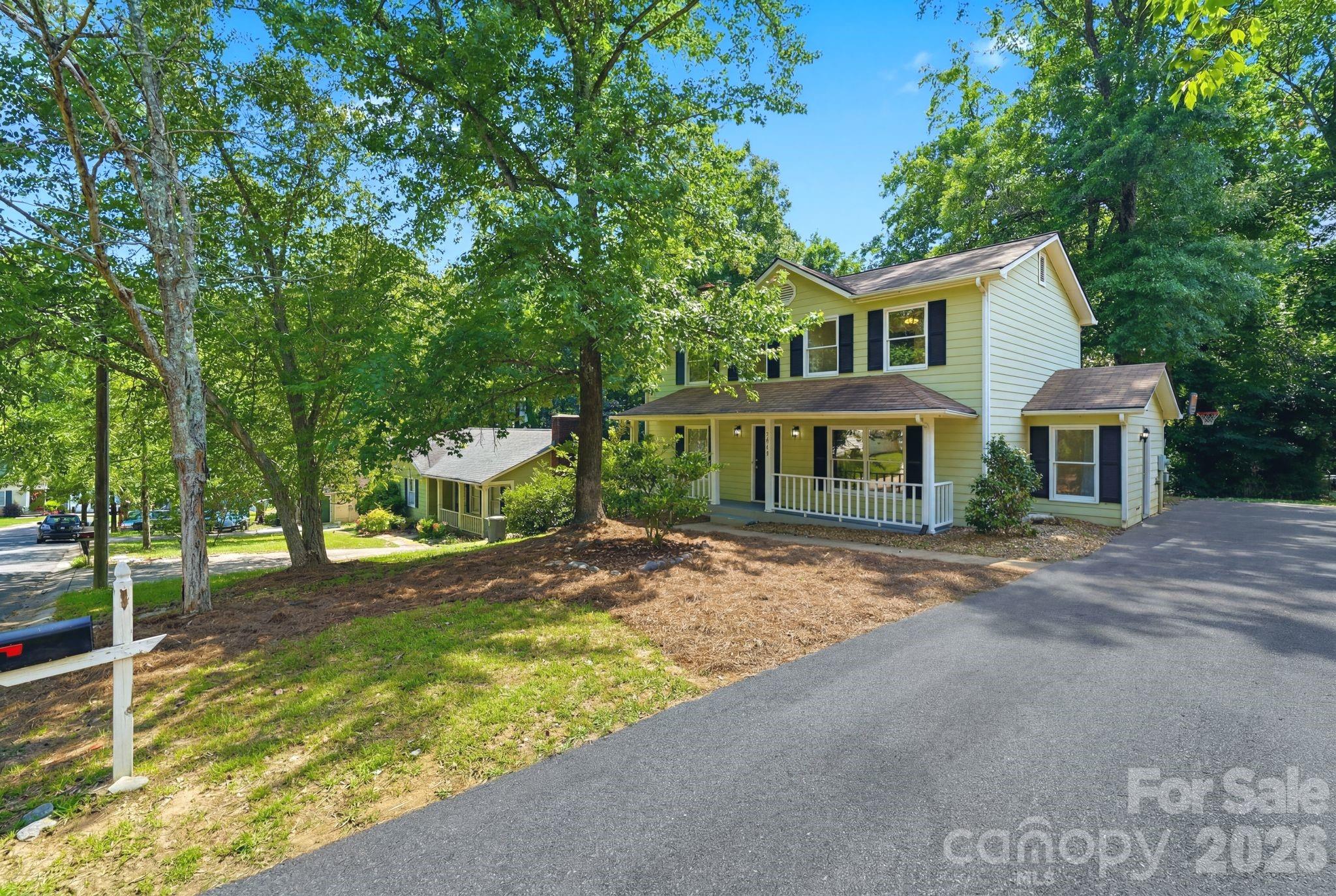 2819 Royal Ridge Ln, Charlotte, NC 28212